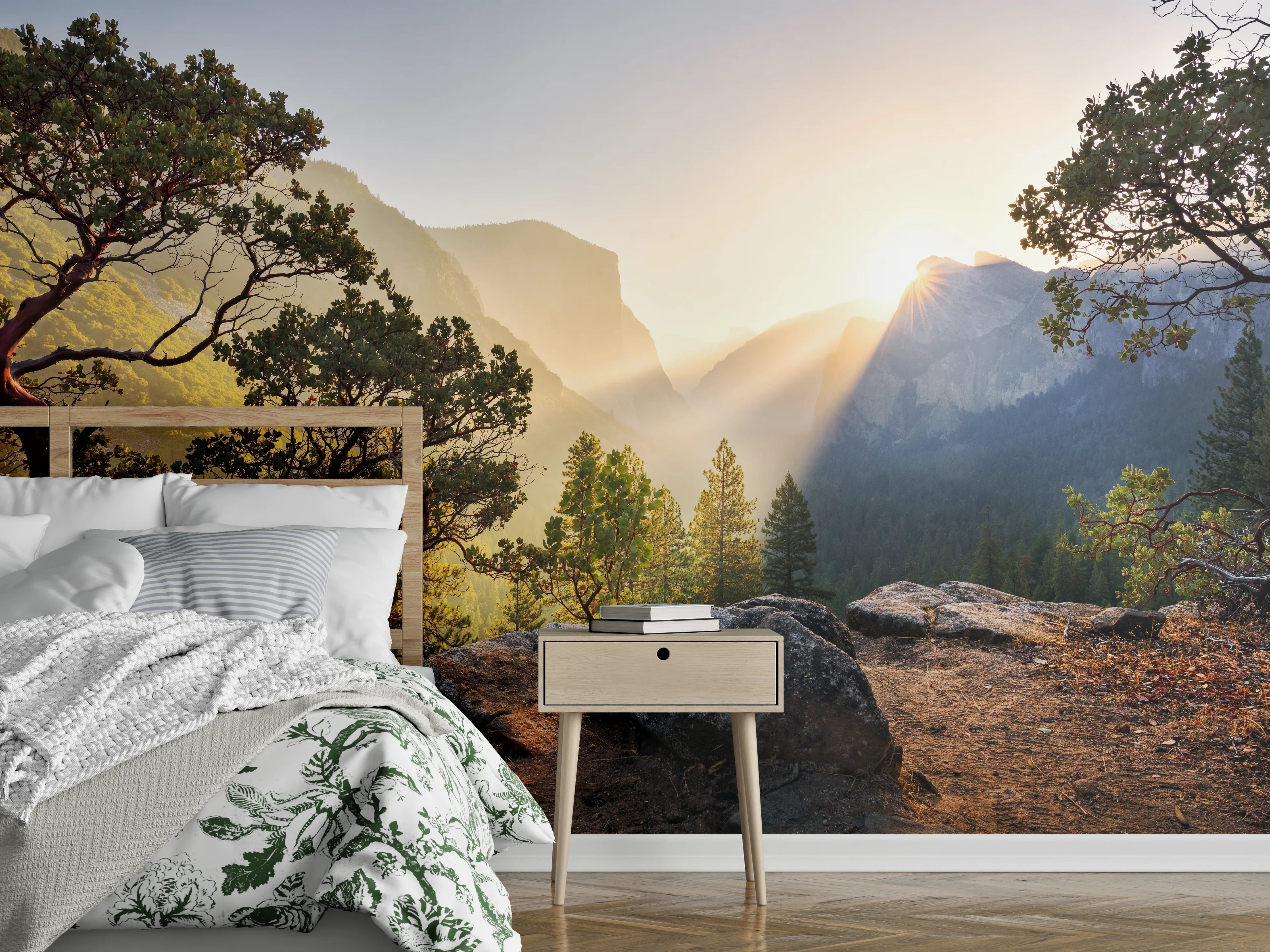 Wandverkleidung Schlafzimmer - Sonnenaufgang über bewaldeten Bergen