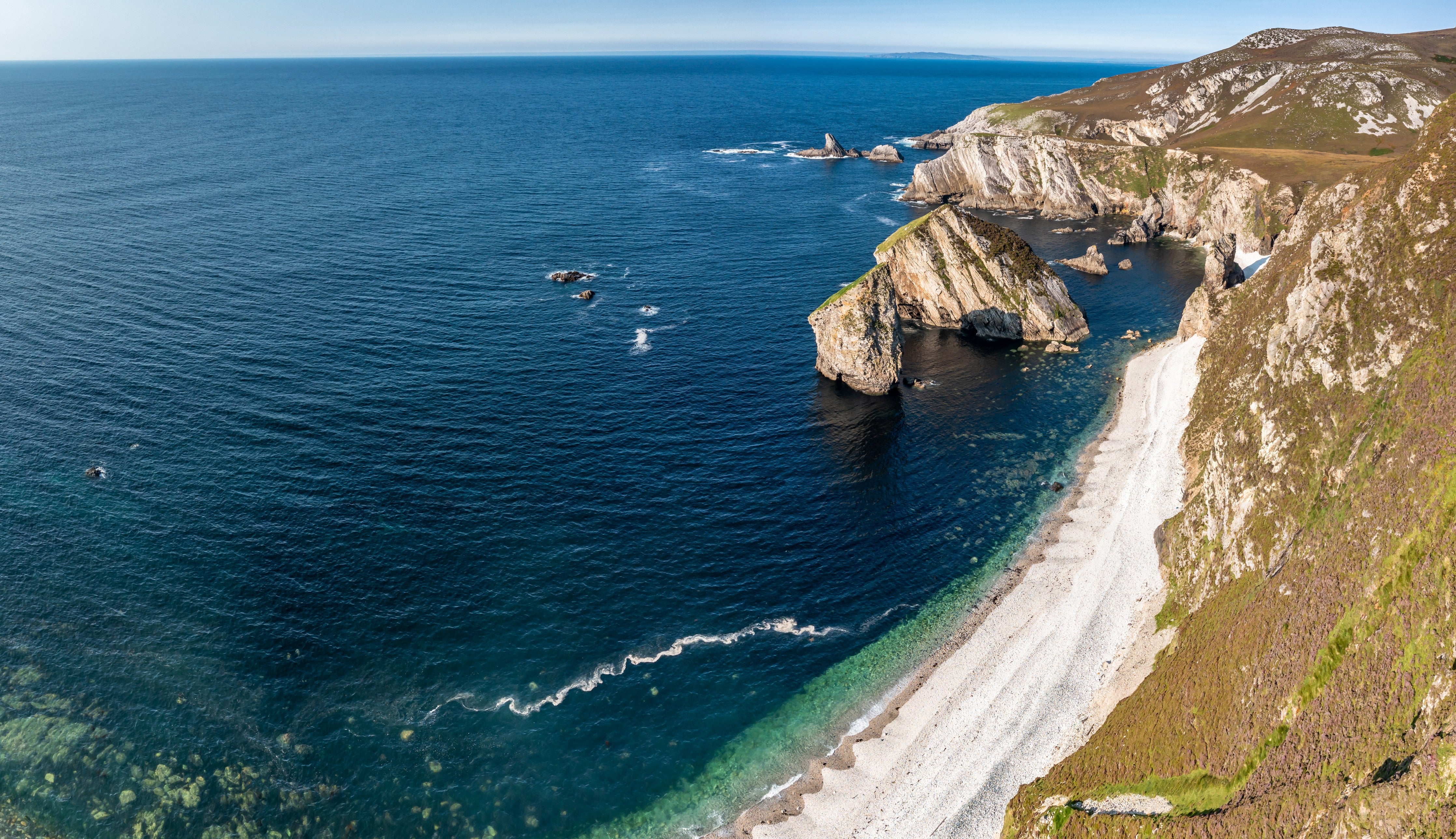 Wandverkleidung Schlafzimmer-Steilküste am Meer – Naturpanorama