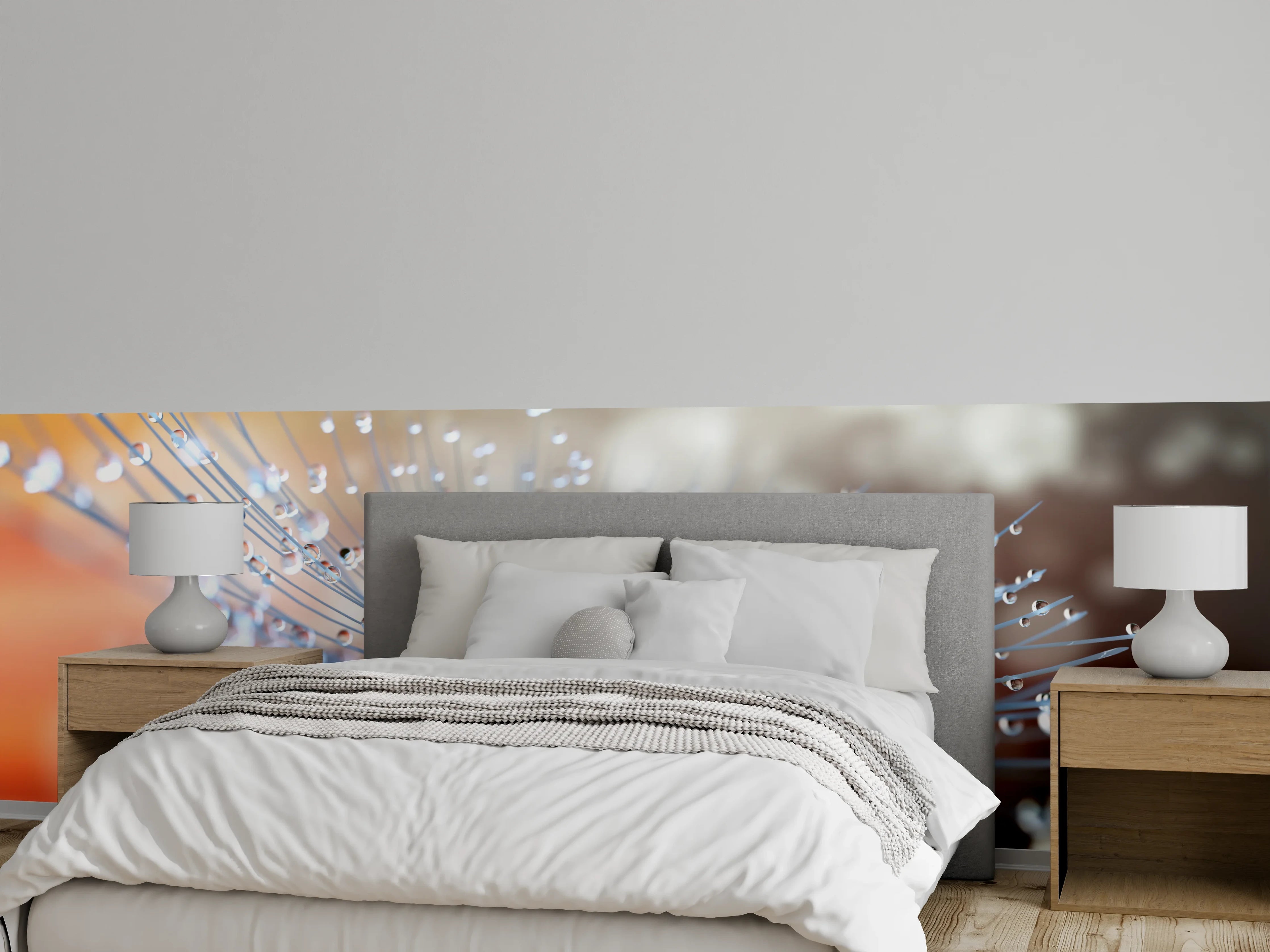 Wandverkleidung Schlafzimmer - Tautropfenschimmer auf grauer Pusteblume