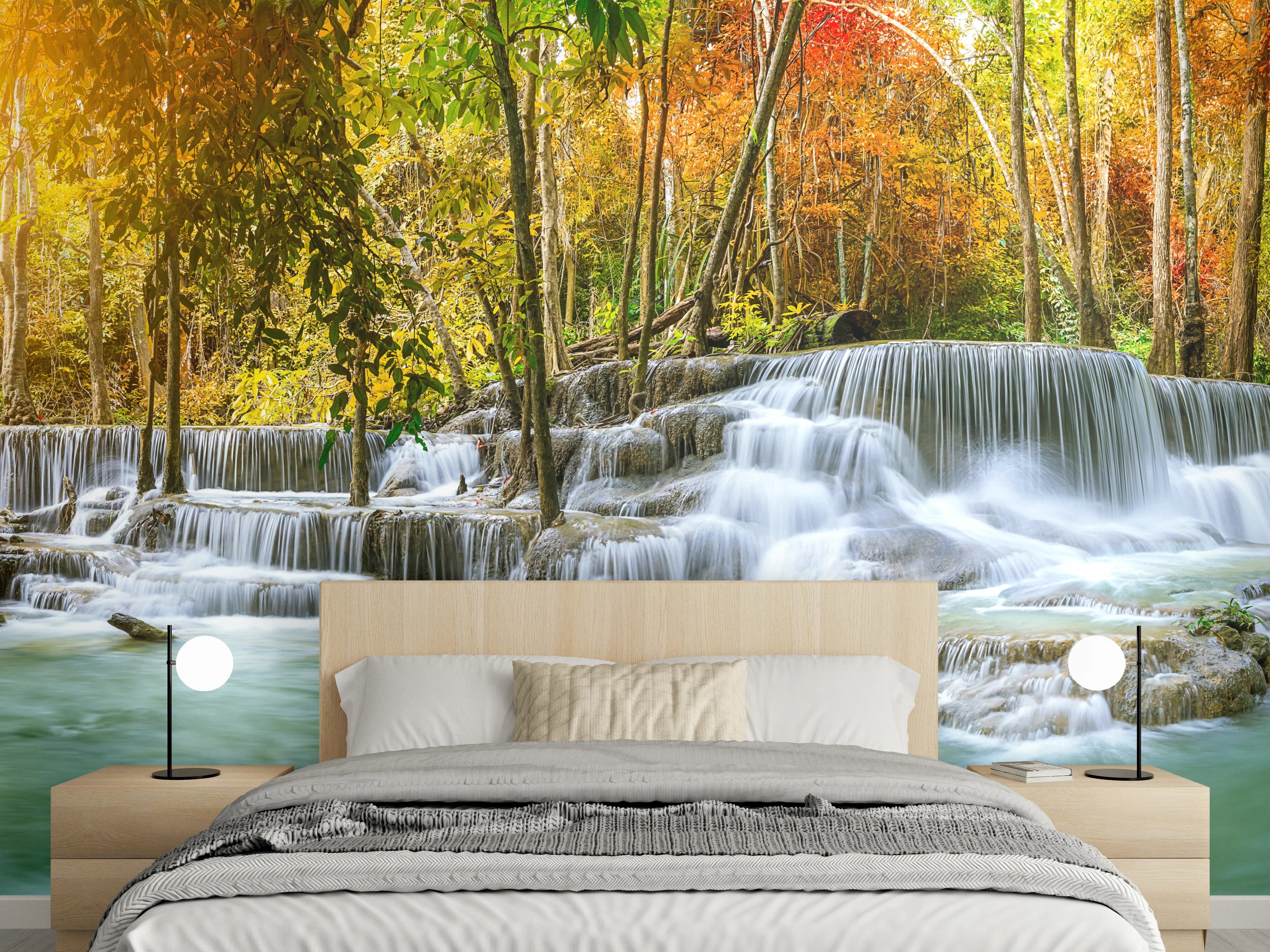 Wandverkleidung Schlafzimmer - Türkis-Grüner Wasserfall im Herbst