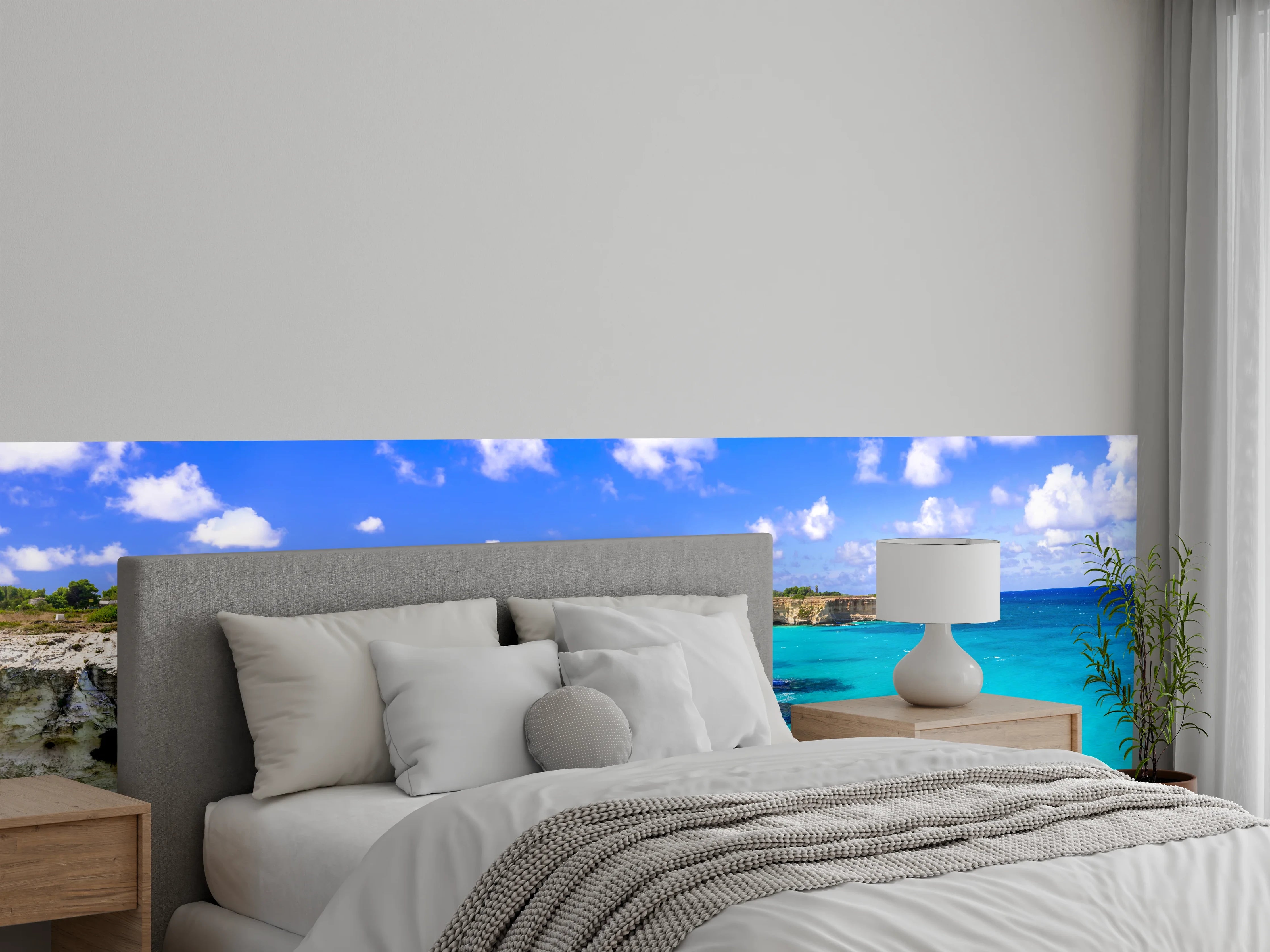 Wandverkleidung Schlafzimmer - Türkisblaue Felsküste am Mittelmeer