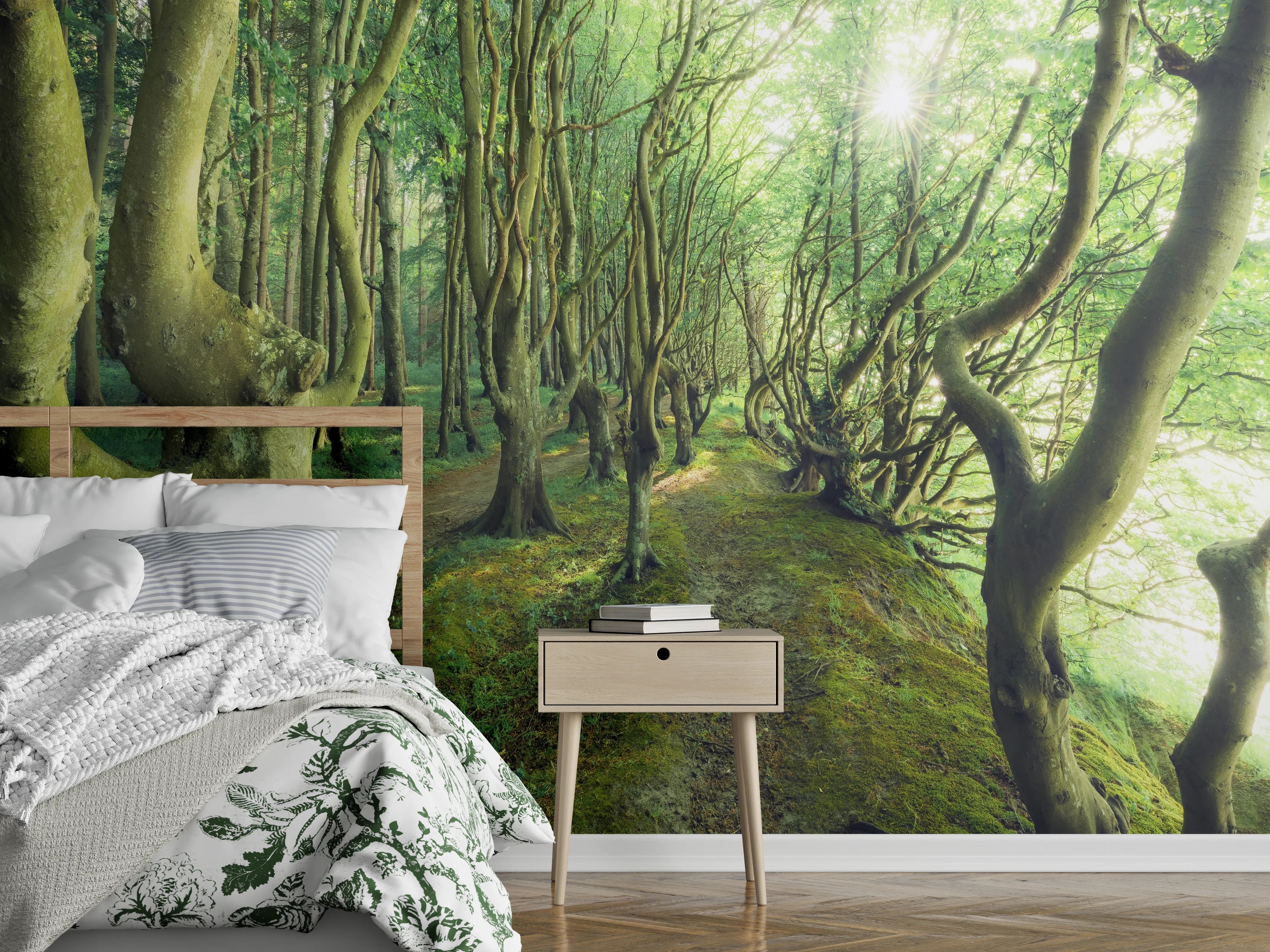 Wandverkleidung Schlafzimmer - Verträumter Wald im Morgenlicht