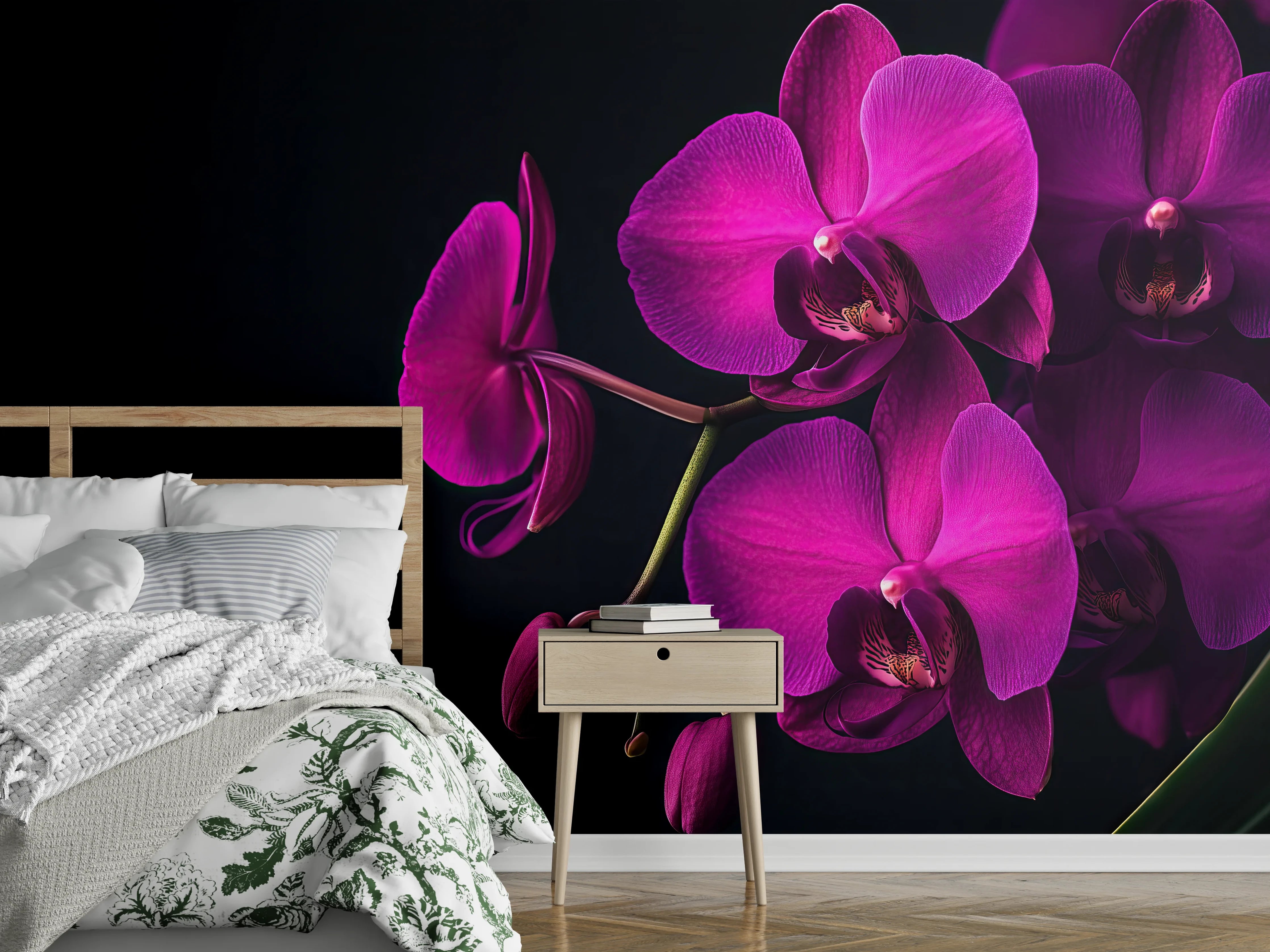 Wandverkleidung Schlafzimmer - Violette Orchideen auf Schwarz