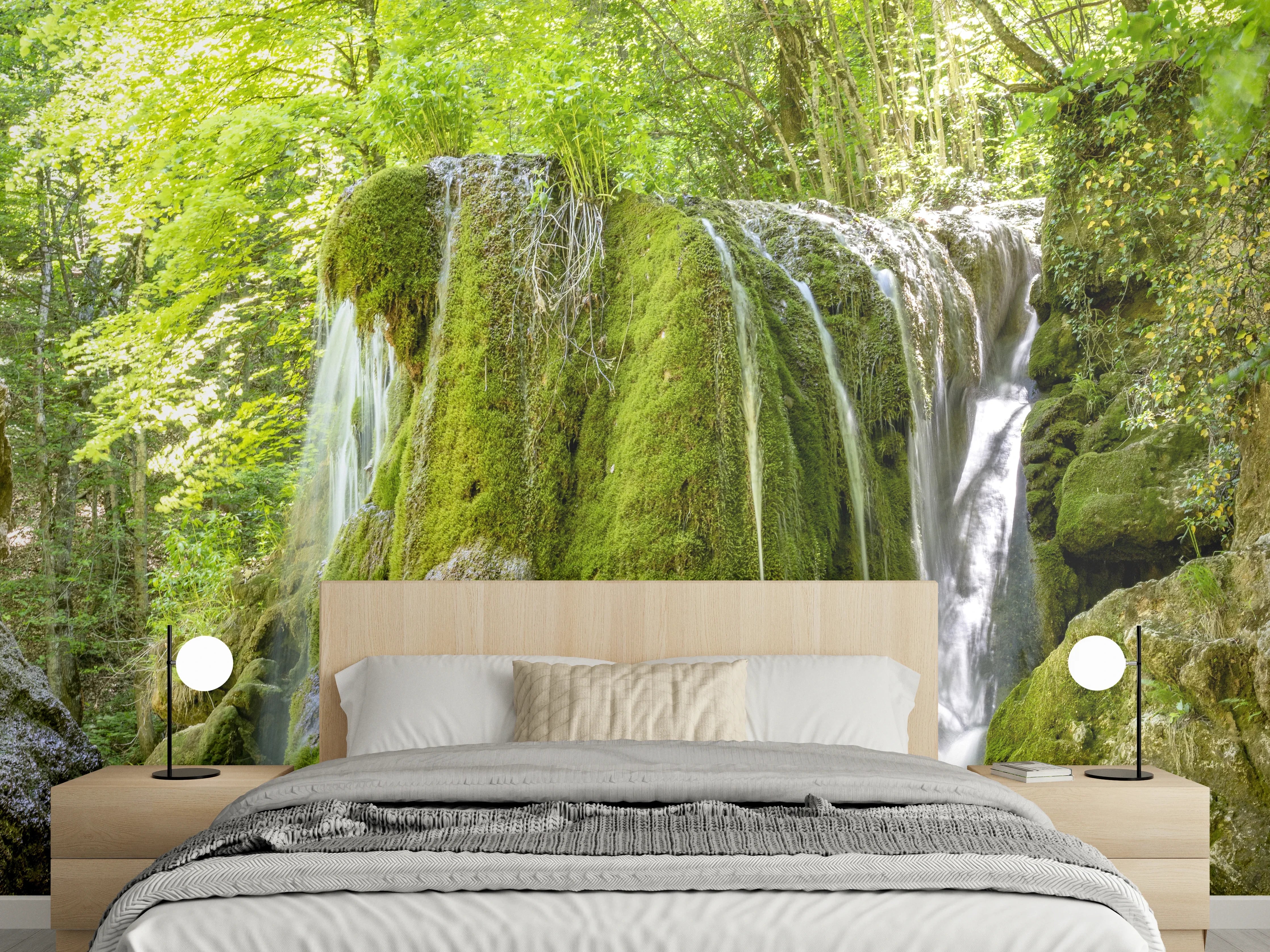 Wandverkleidung Schlafzimmer - Wasserfall im Wald - Sevastopol