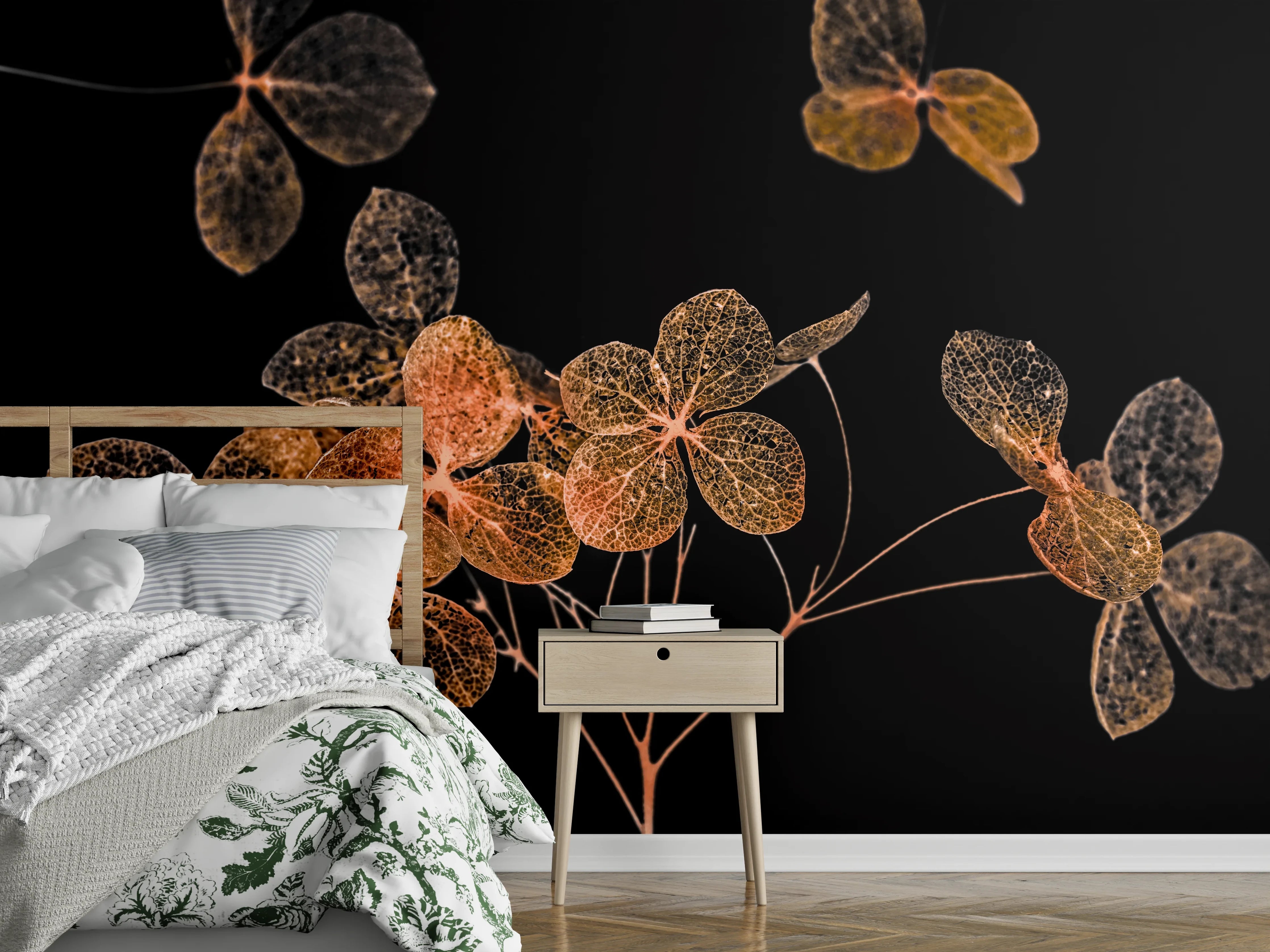 Wandverkleidung Schlafzimmer - Zarte Blüten transparent auf Schwarz