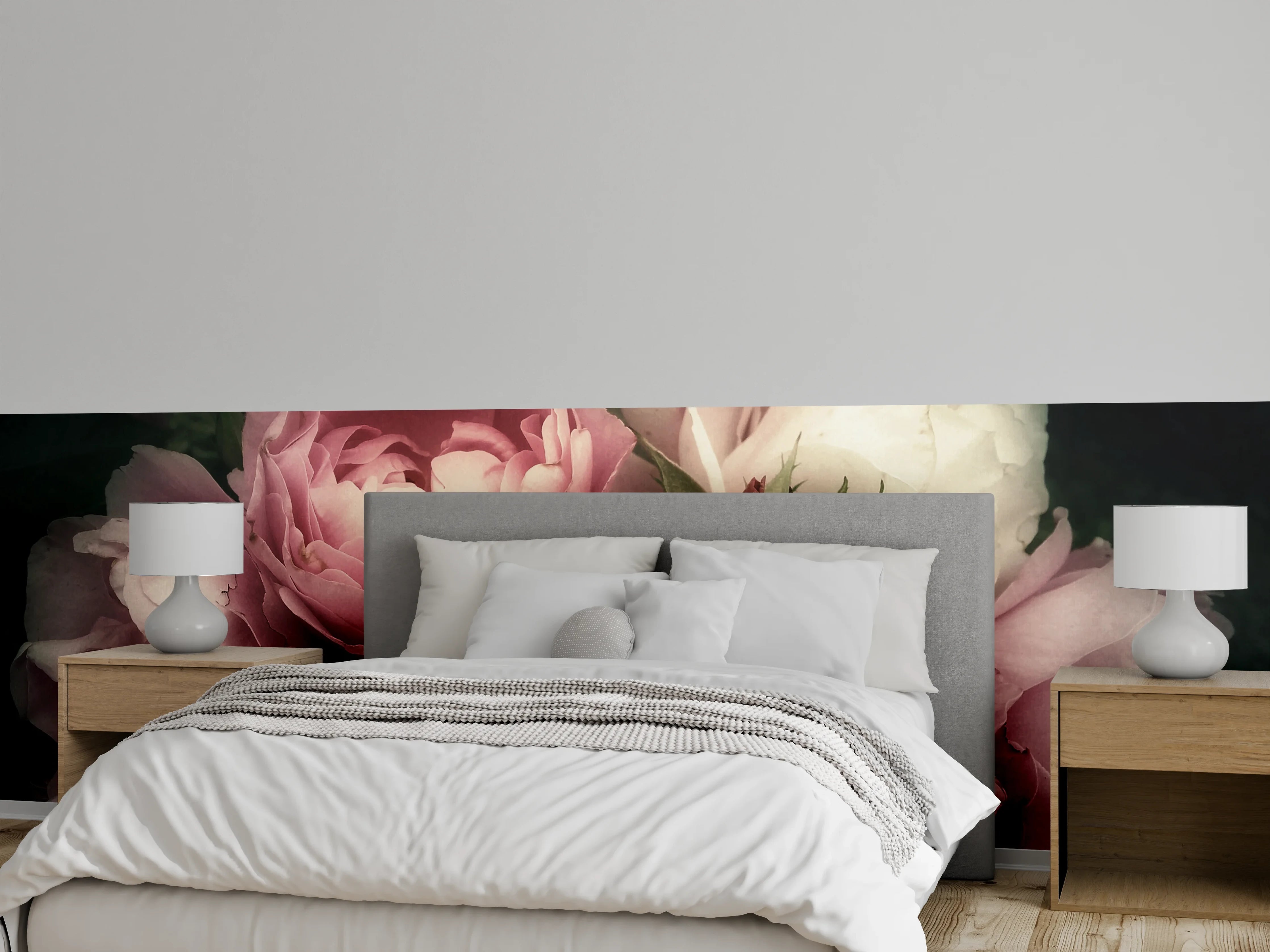 Wandverkleidung Schlafzimmer - Zarte Pfingstrosen in Rosa und Weiß