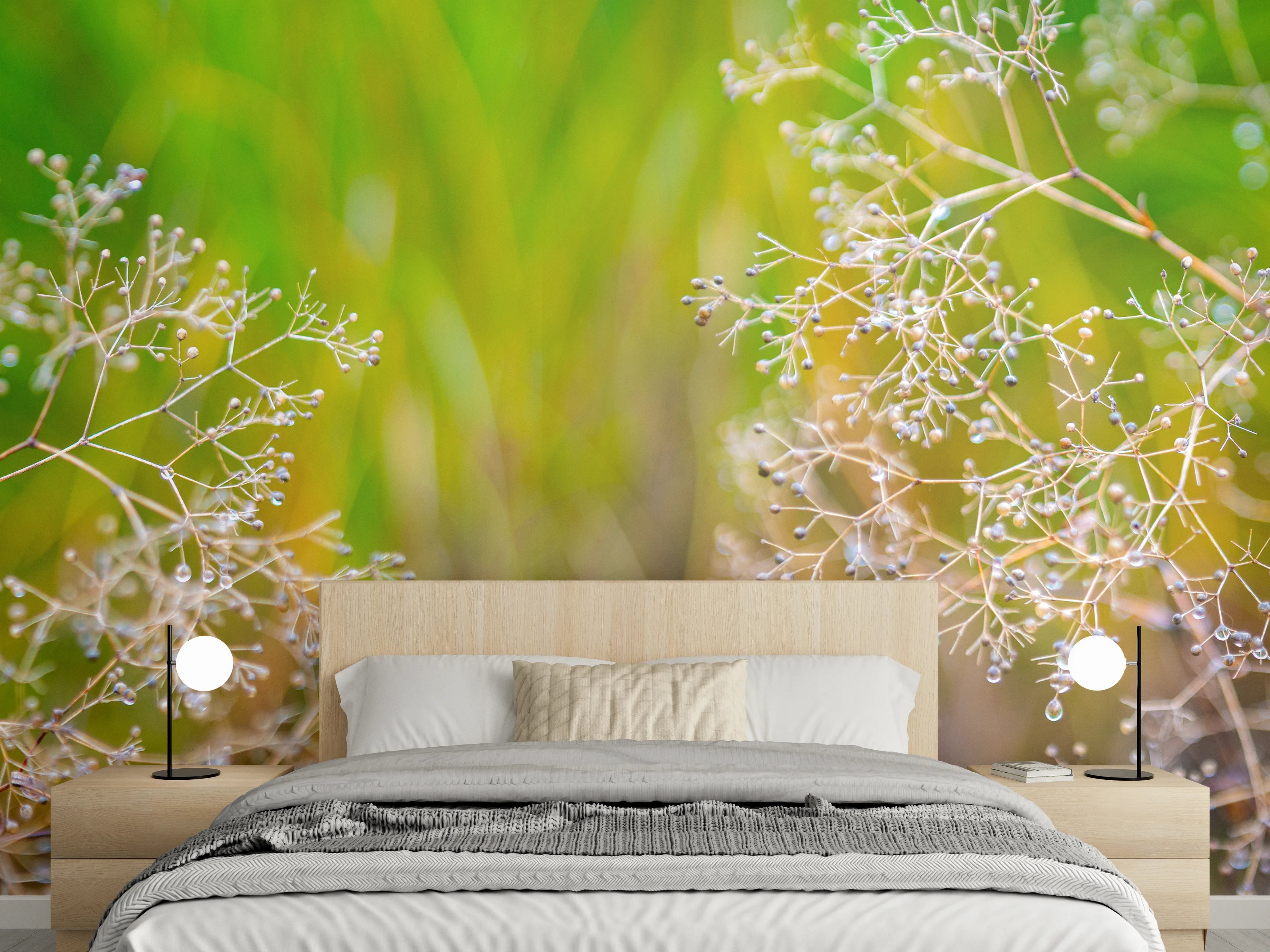 Wandverkleidung Schlafzimmer - Zarte Pflanzen im bunten Bokeh