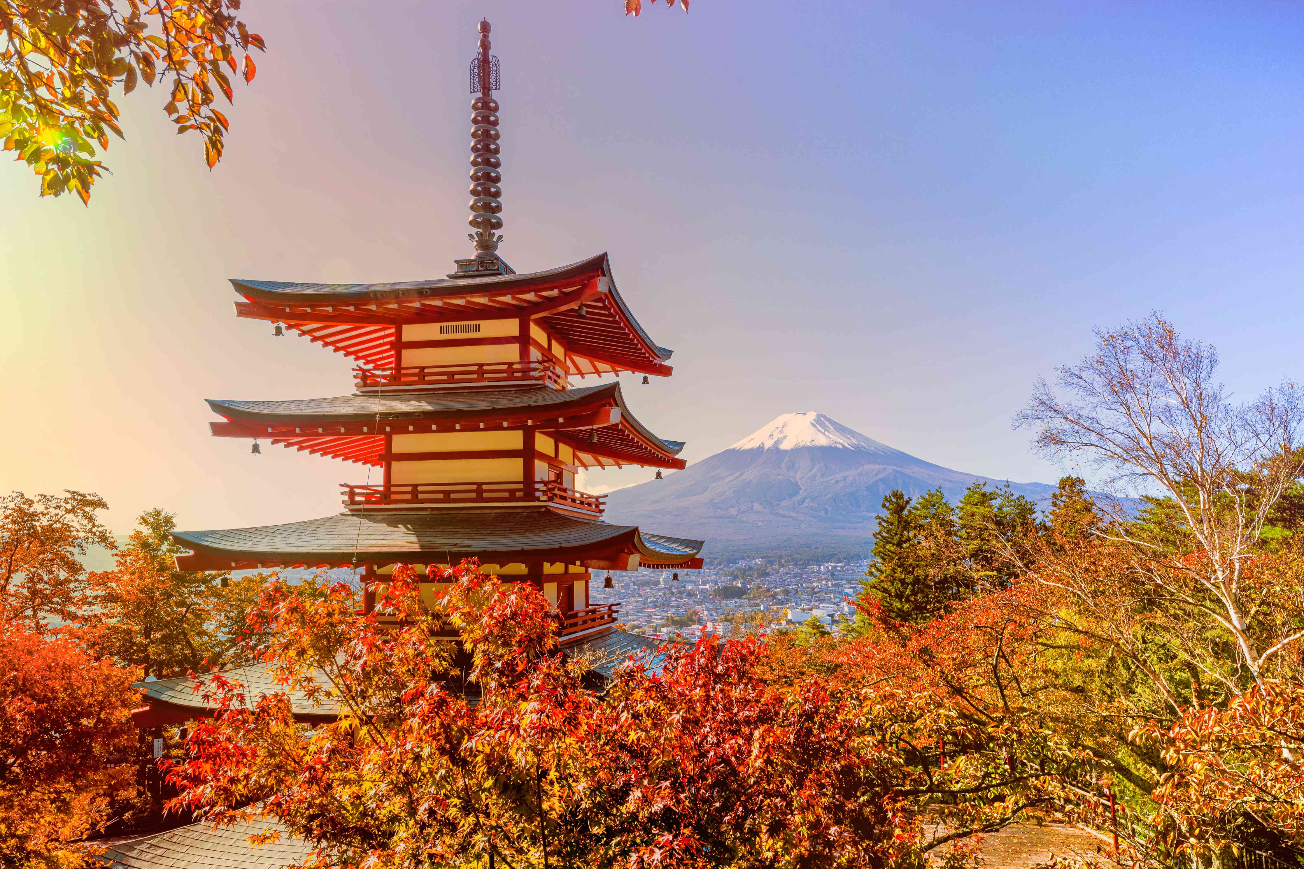 Wandverkleidung Wohnzimmer-Berg Fuji und der traditionelle Chureito-Pagodenschrein