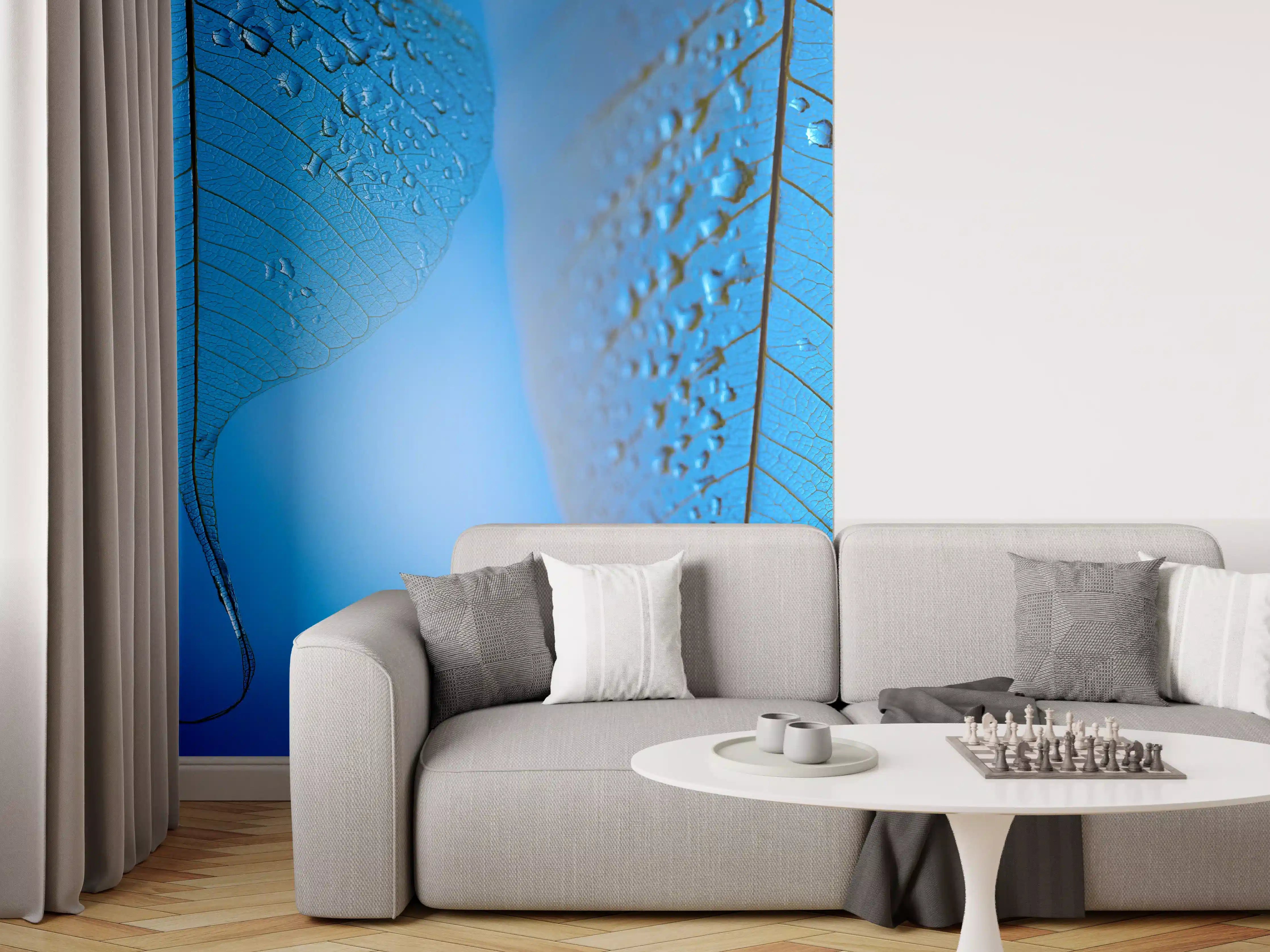 Wandverkleidung Wohnzimmer - Blatt mit Wassertropfen im blauen Licht