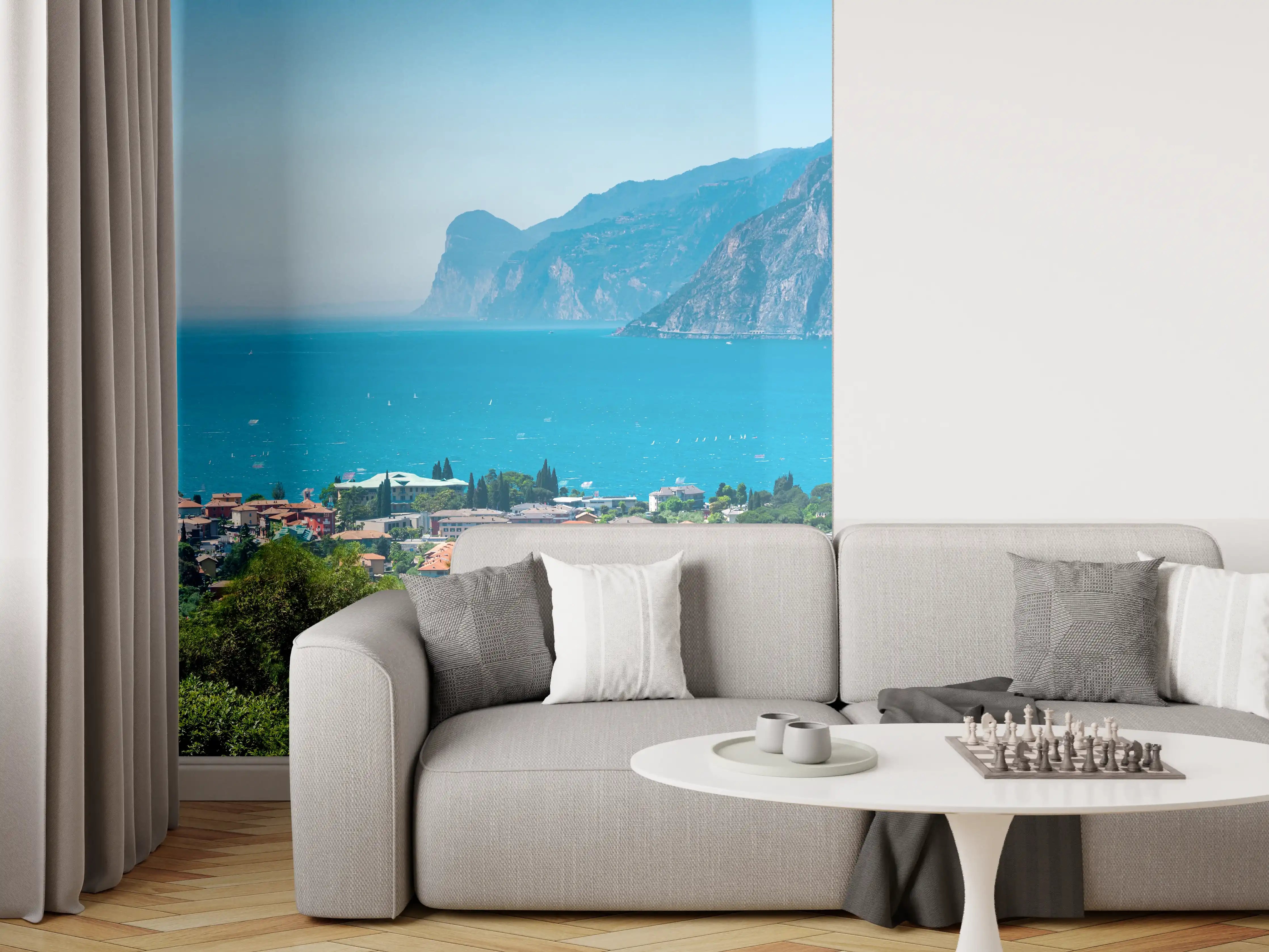 Wandverkleidung Wohnzimmer - Blick ins Grau: See und Berge im Licht