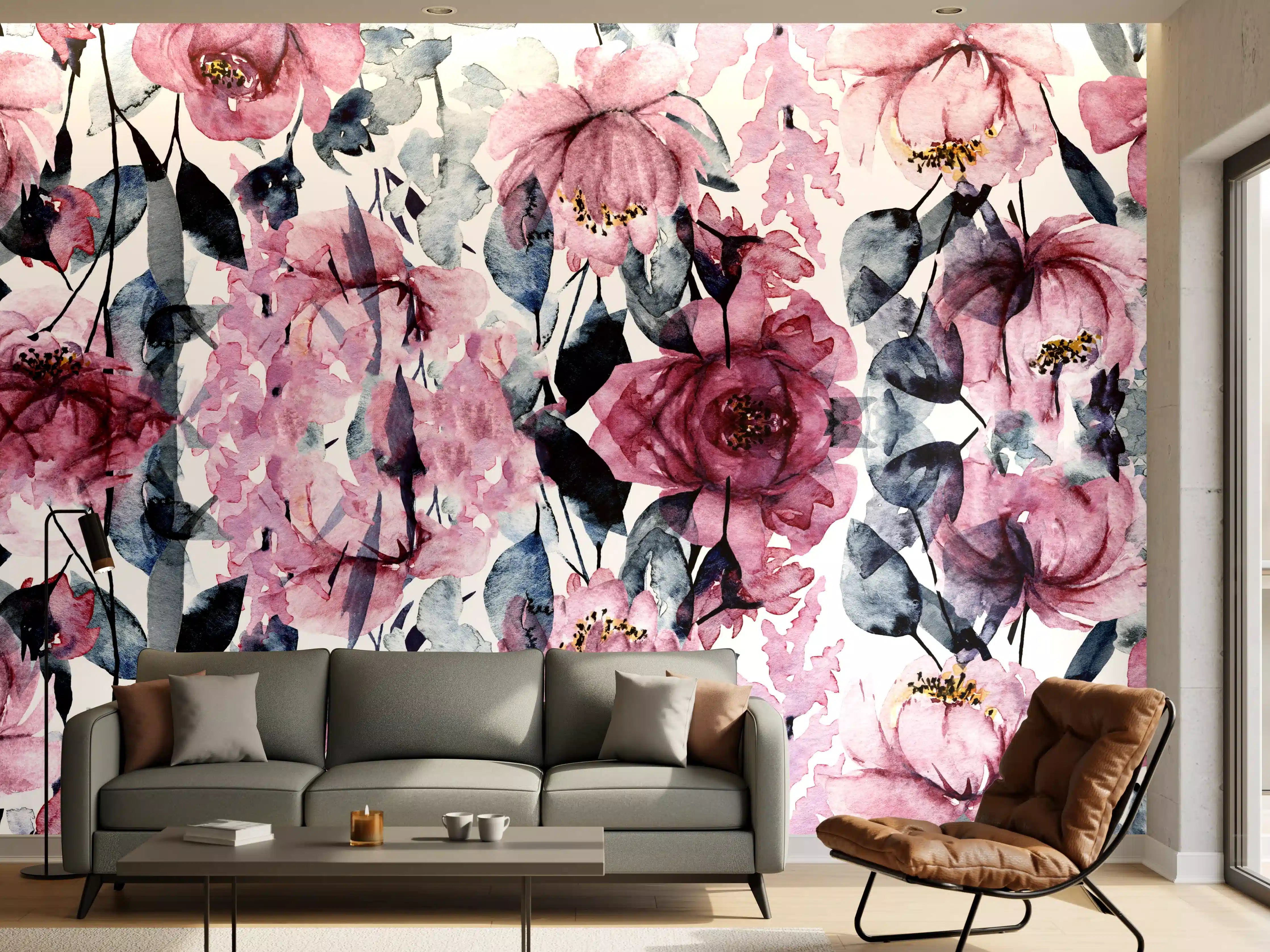 Wandverkleidung Wohnzimmer - Blumenmuster im Wasserfarbenstil mit Pink- und Grautönen