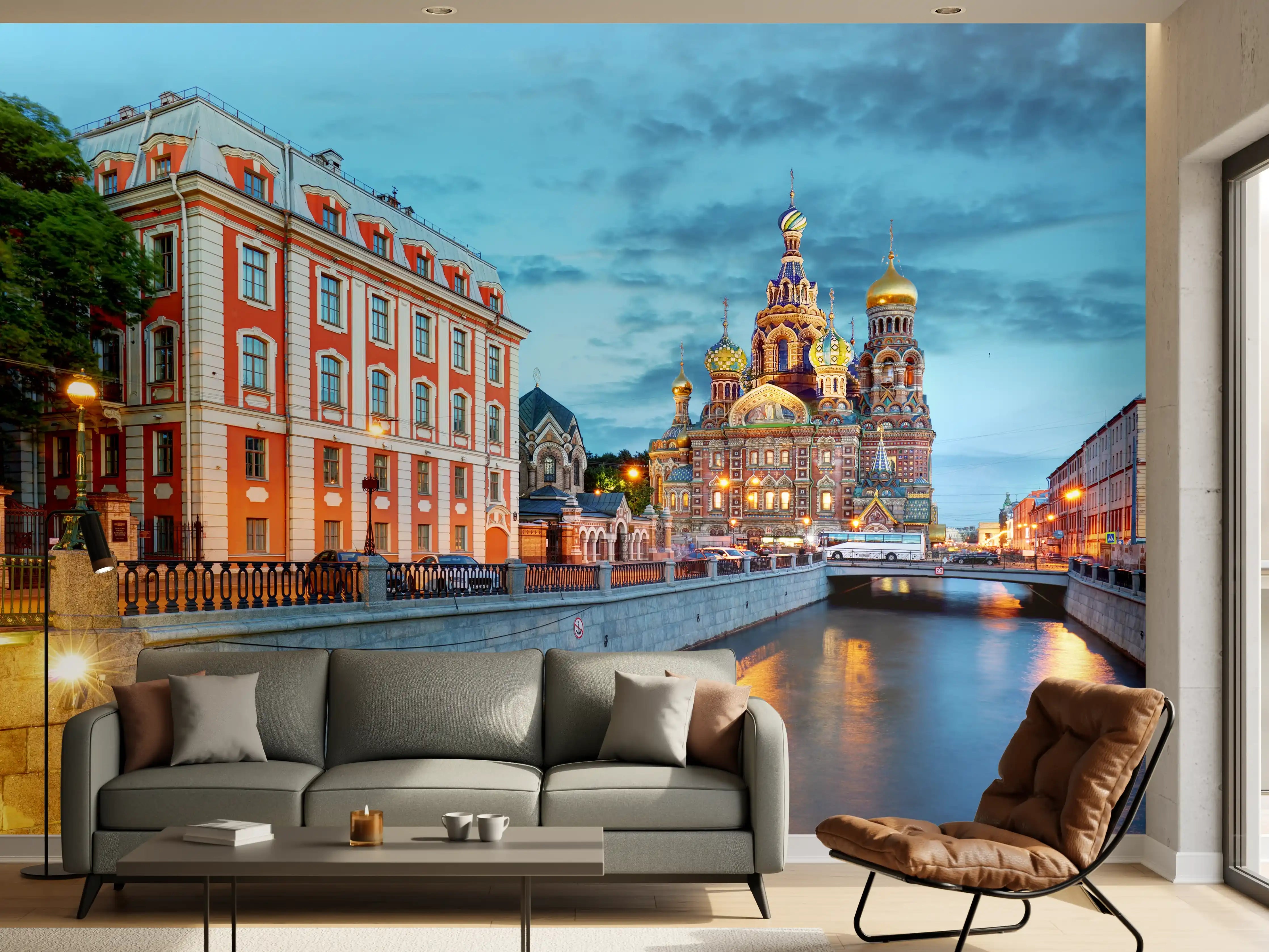Wandverkleidung Wohnzimmer - Buntes Stadtbild mit beeindruckender Kirche