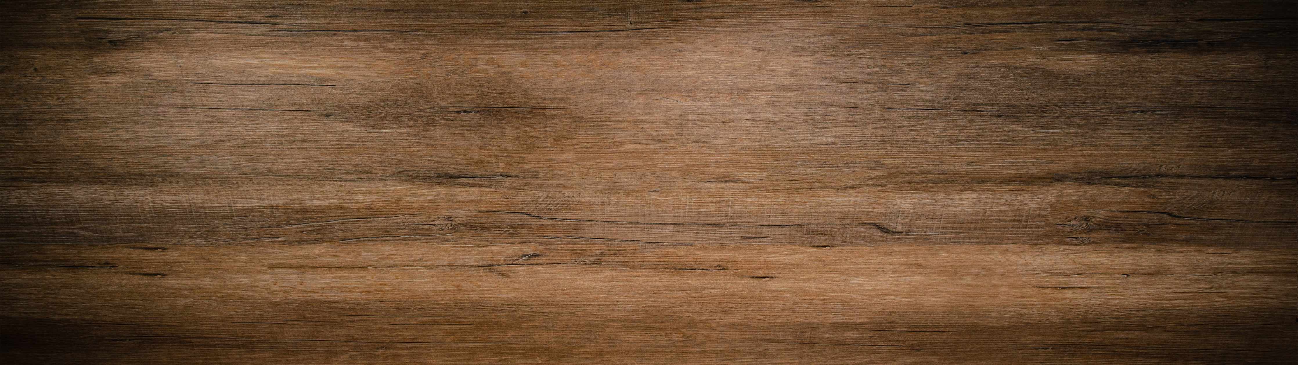 Wandverkleidung Wohnzimmer-Dunkelbraune Holzplatte