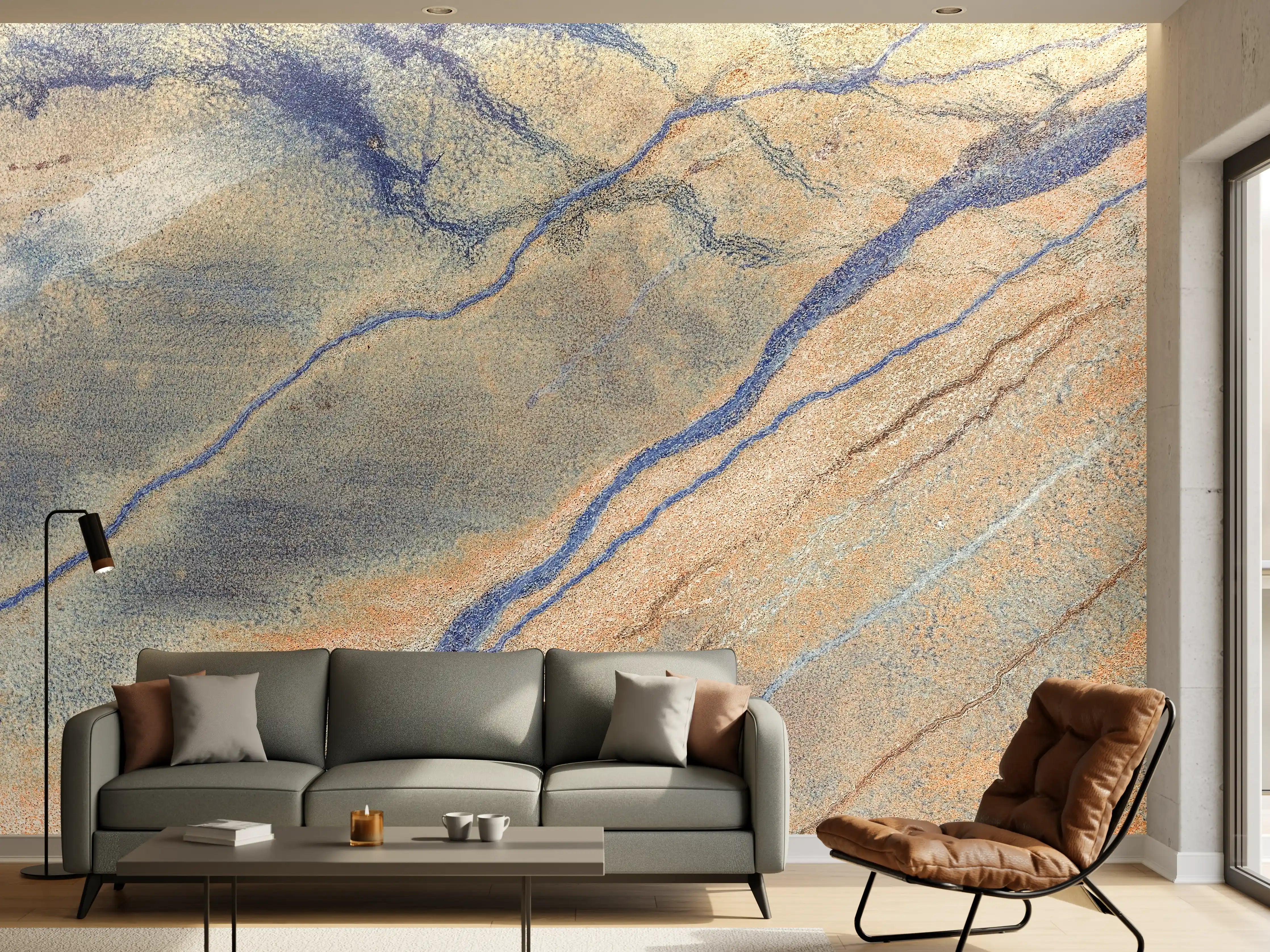 Wandverkleidung Wohnzimmer - Elegante Marmoroptik mit blauen Akzenten