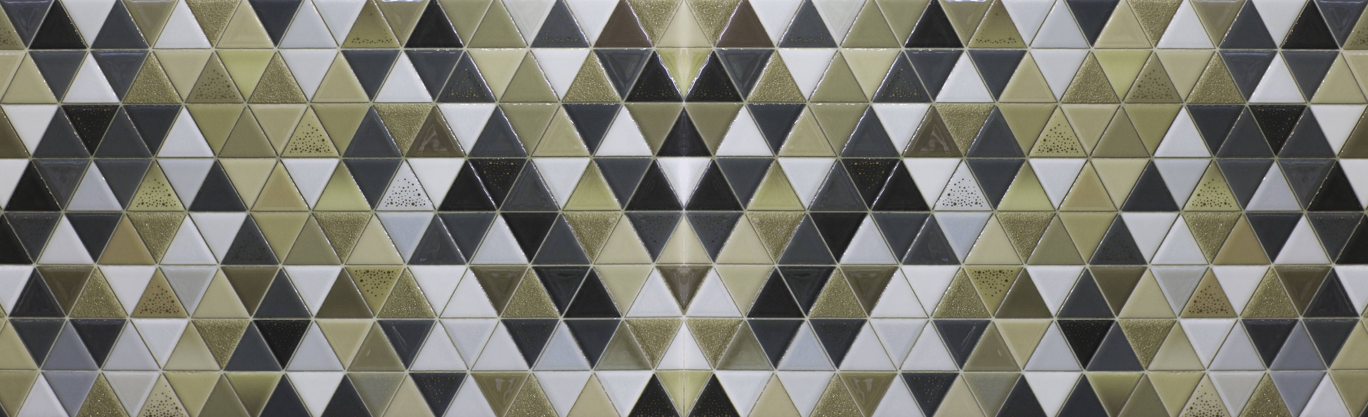 Wandverkleidung Wohnzimmer-Geometrisches Fliesenmuster Schwarz Weiß Gold