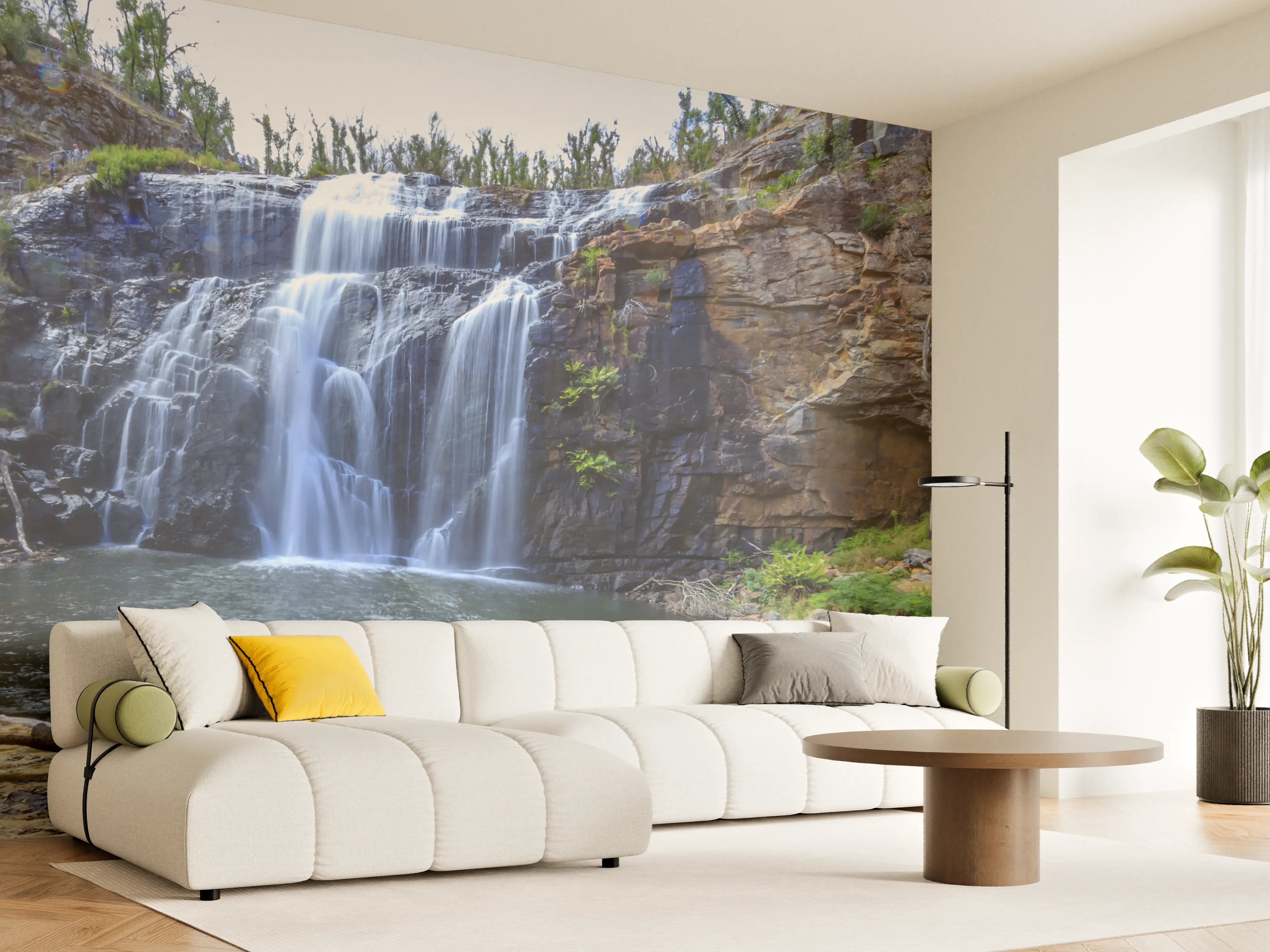 Wandverkleidung Wohnzimmer - Grauer Wasserfall im Grünen