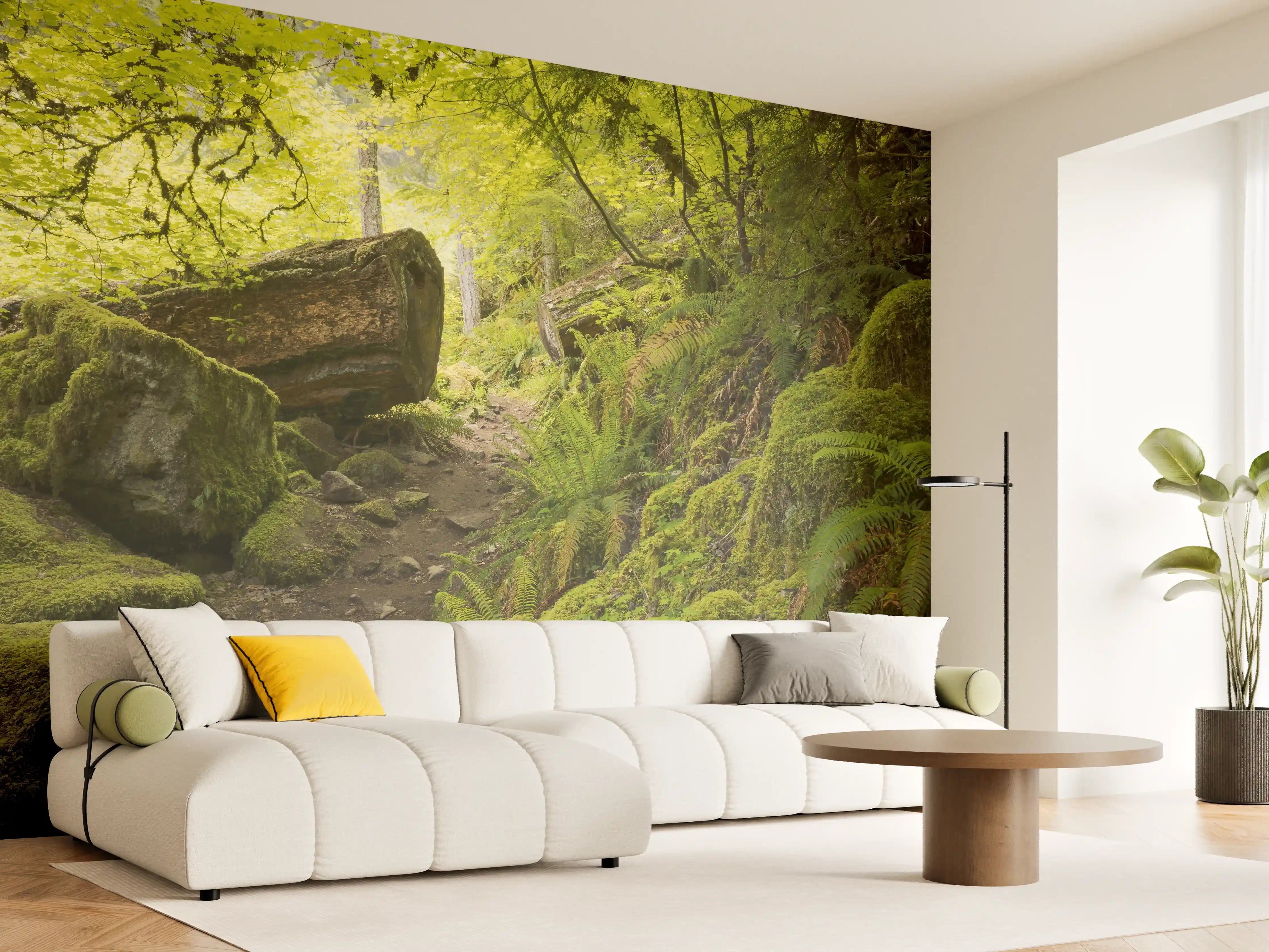 Wandverkleidung Wohnzimmer - Grüner Waldpfad mit Moos und Felsen