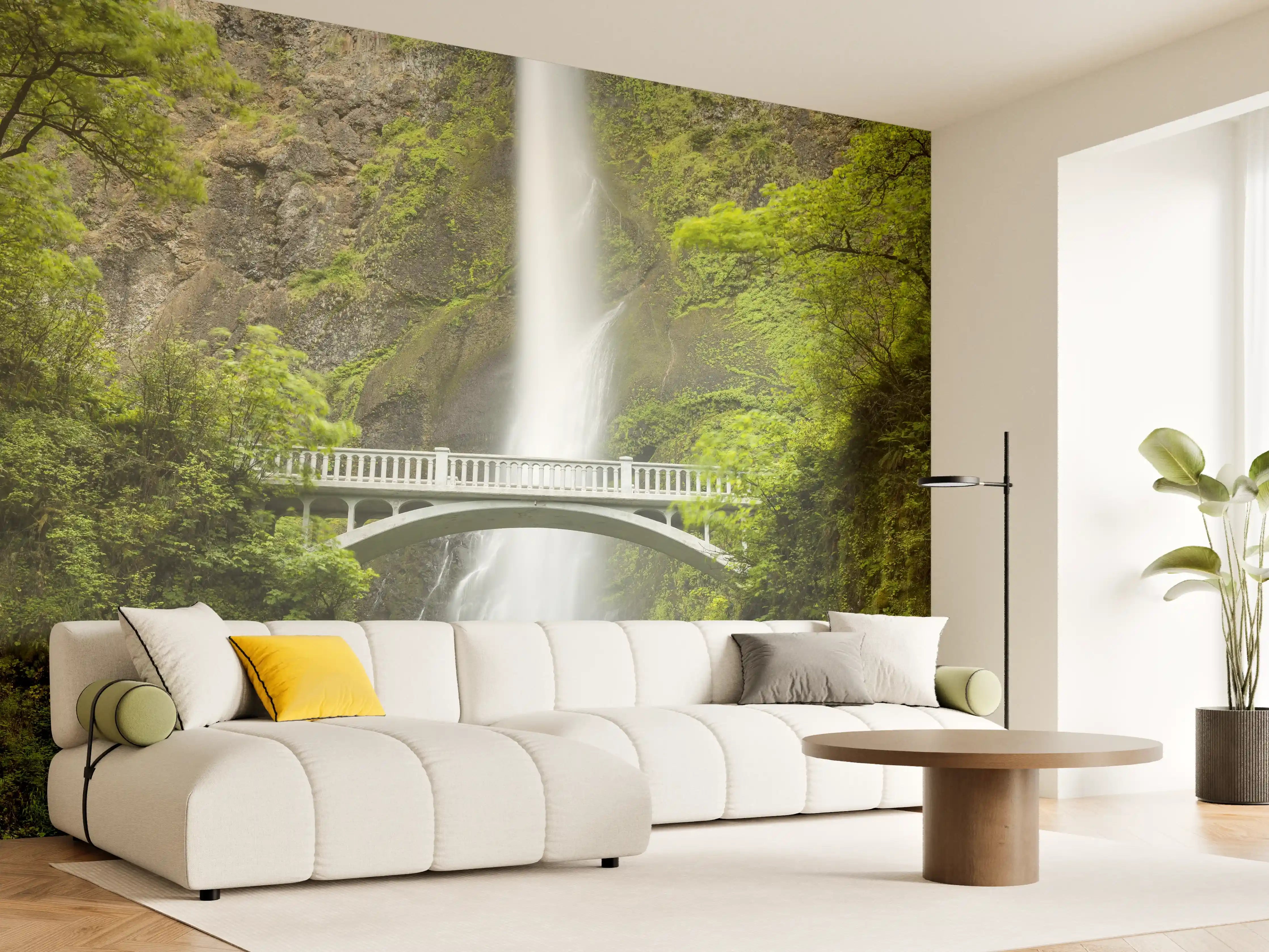 Wandverkleidung Wohnzimmer - Hochwertiges Wasserfall-Bild mit Brücke in grüner Natur