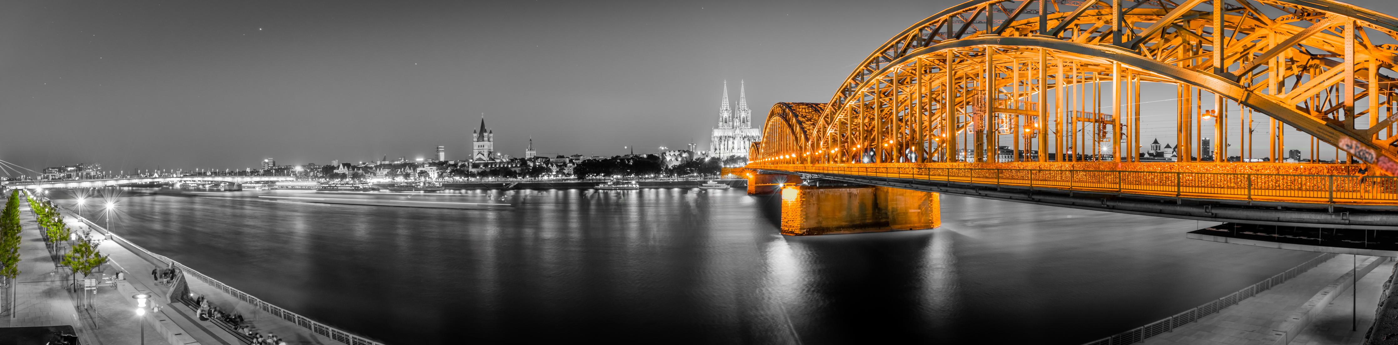 Wandverkleidung Wohnzimmer-Hohenzollernbrücke in Köln