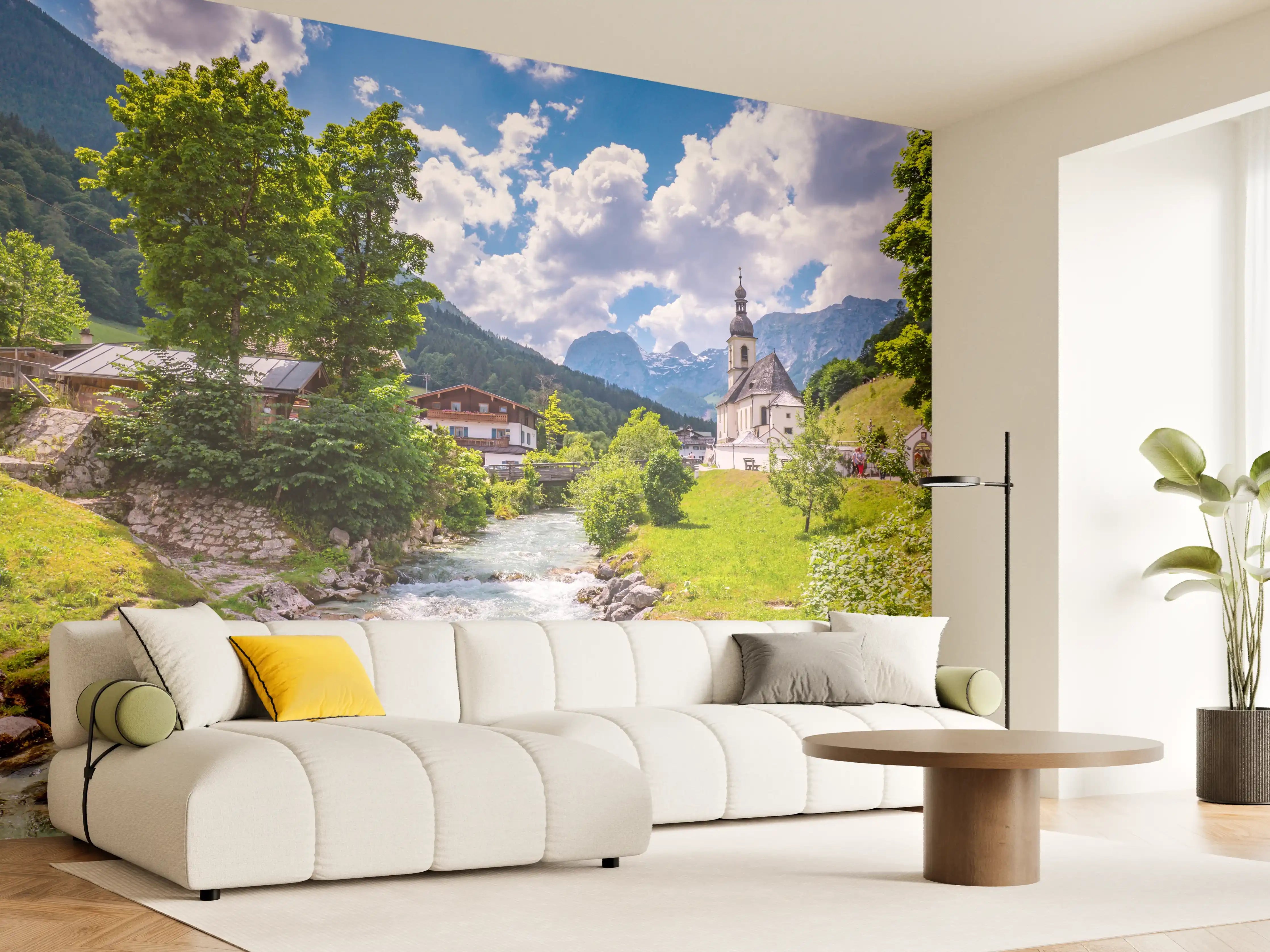 Wandverkleidung Wohnzimmer - Idyllisches Bergdorf mit Fluss und Kirche