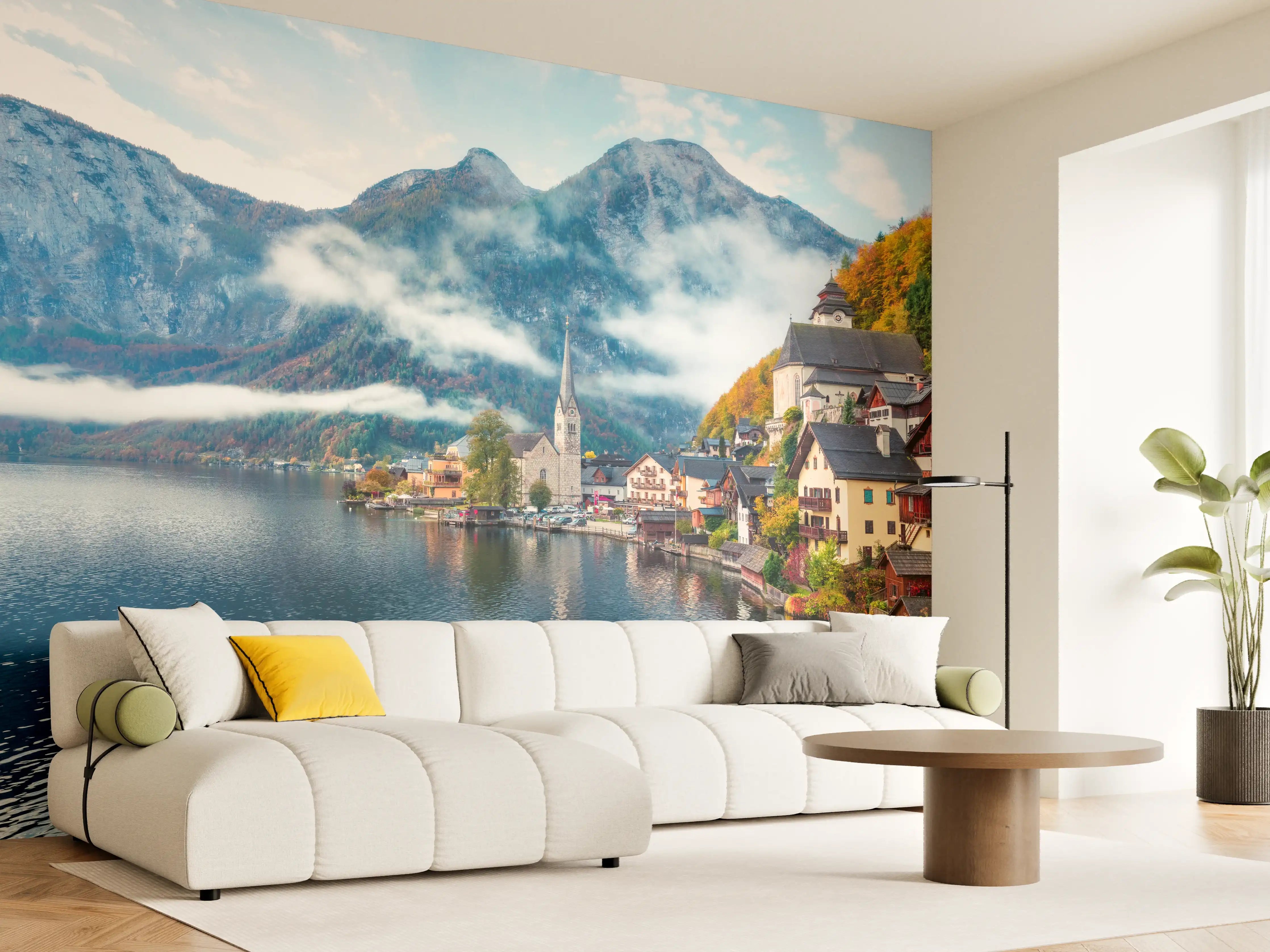 Wandverkleidung Wohnzimmer - Idyllisches Dorf am See mit Bergen im Hintergrund