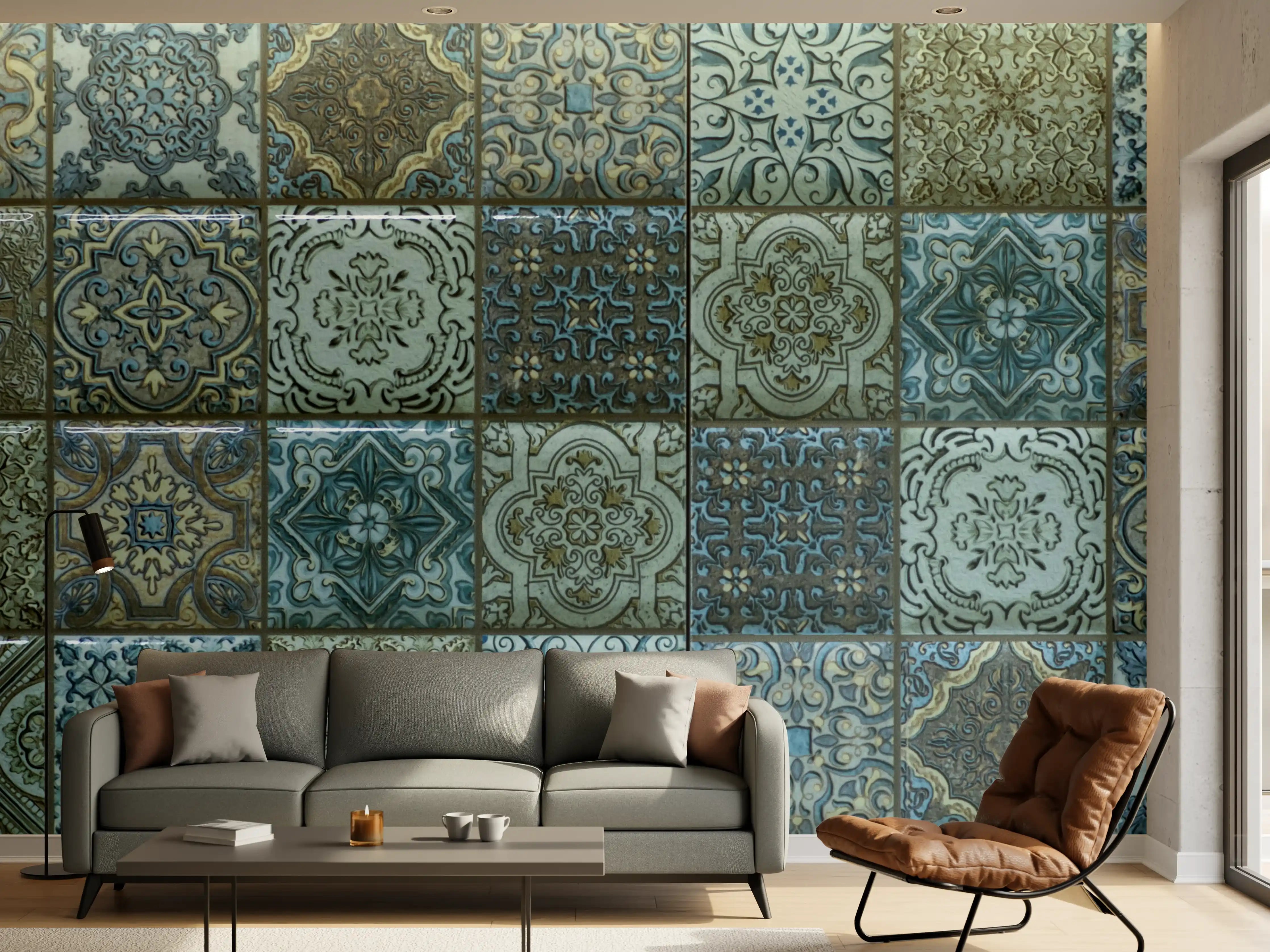 Wandverkleidung Wohnzimmer - Kaskadierende Fliesen in Blau- und Grüntönen