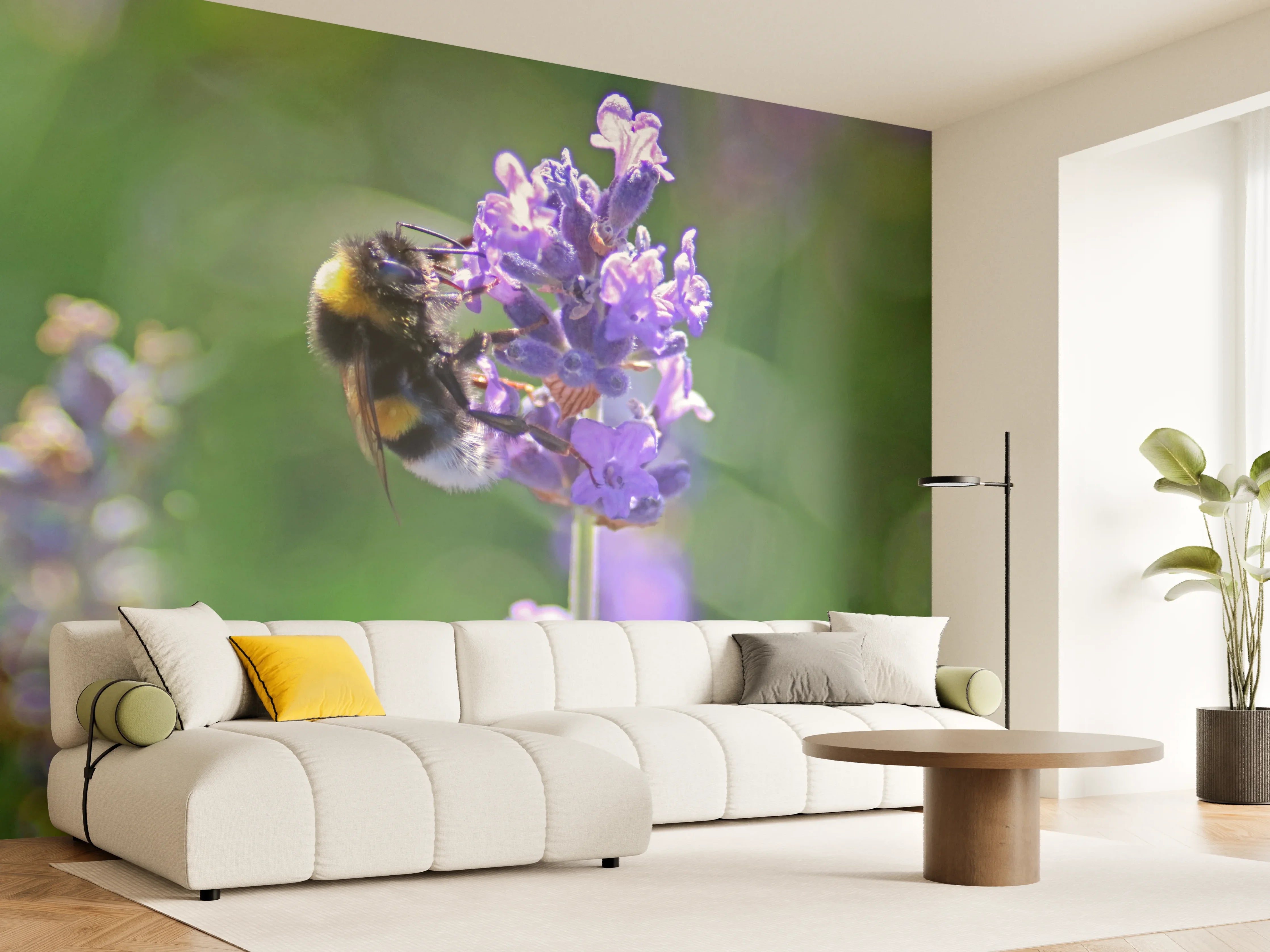 Wandverkleidung Wohnzimmer - Lavendelblüten mit Hummeln