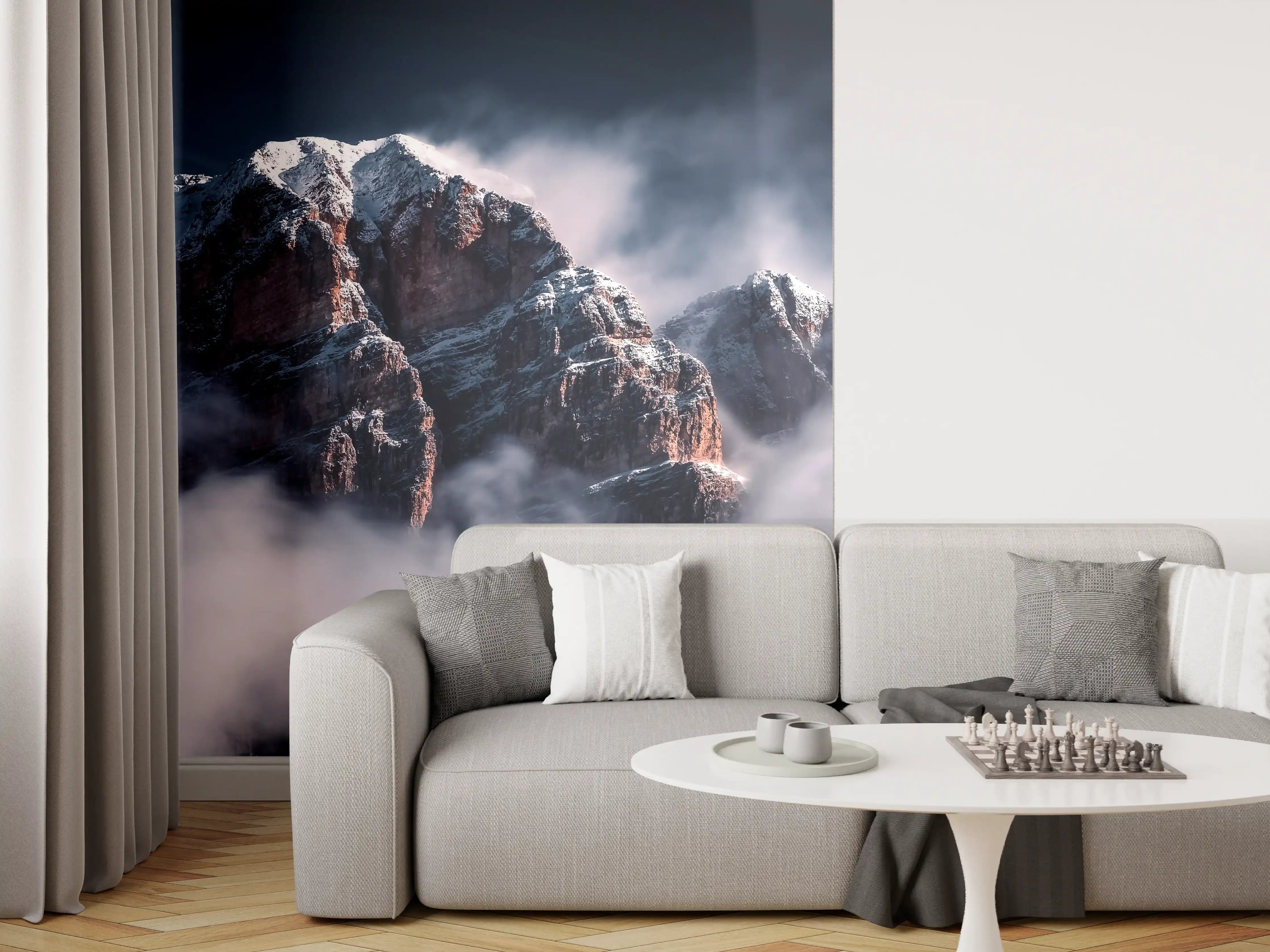 Wandverkleidung Wohnzimmer - Majestätischer Berggipfel in Wolken