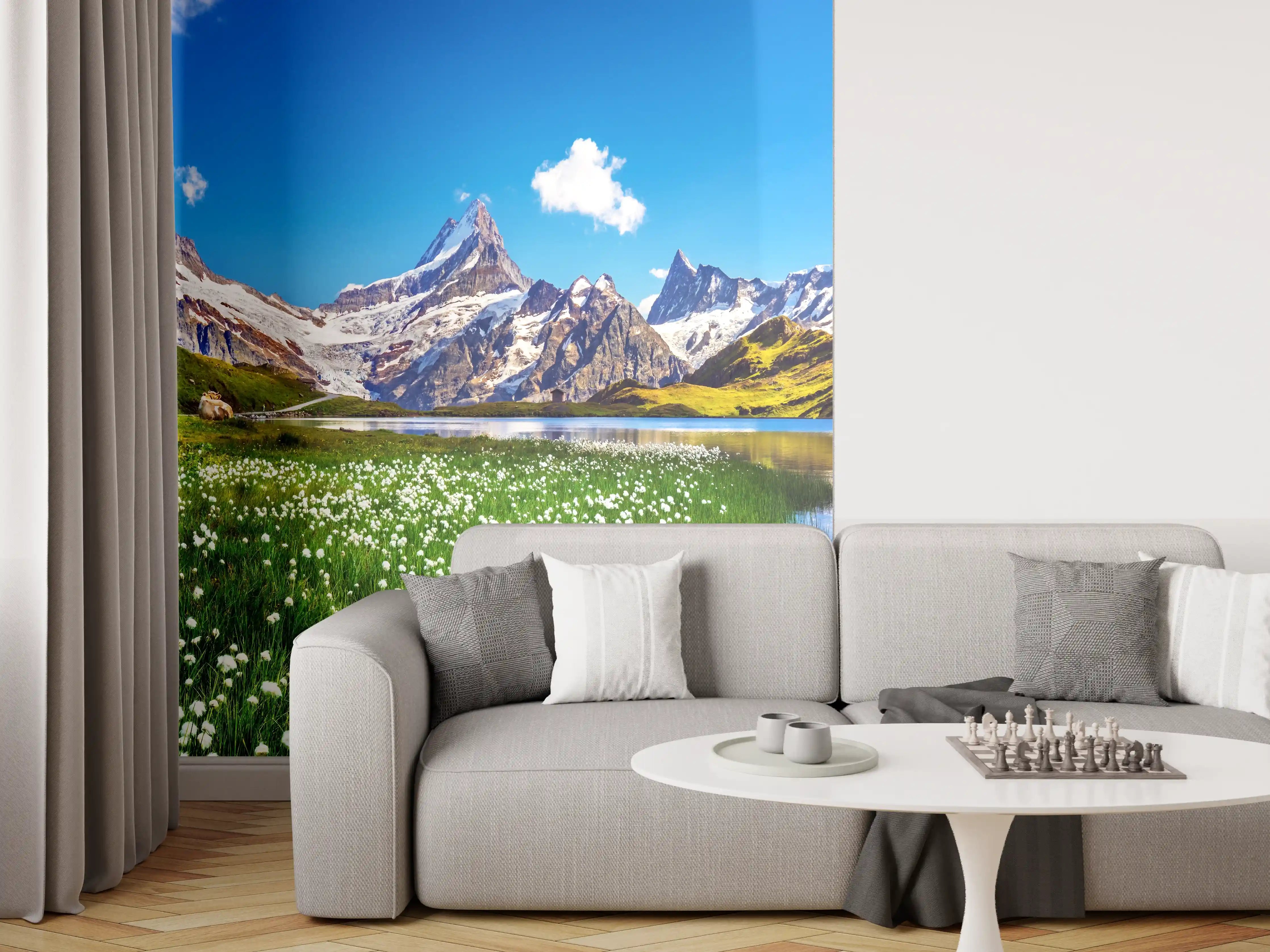Wandverkleidung Wohnzimmer - Malerische Berglandschaft mit See und Blumen