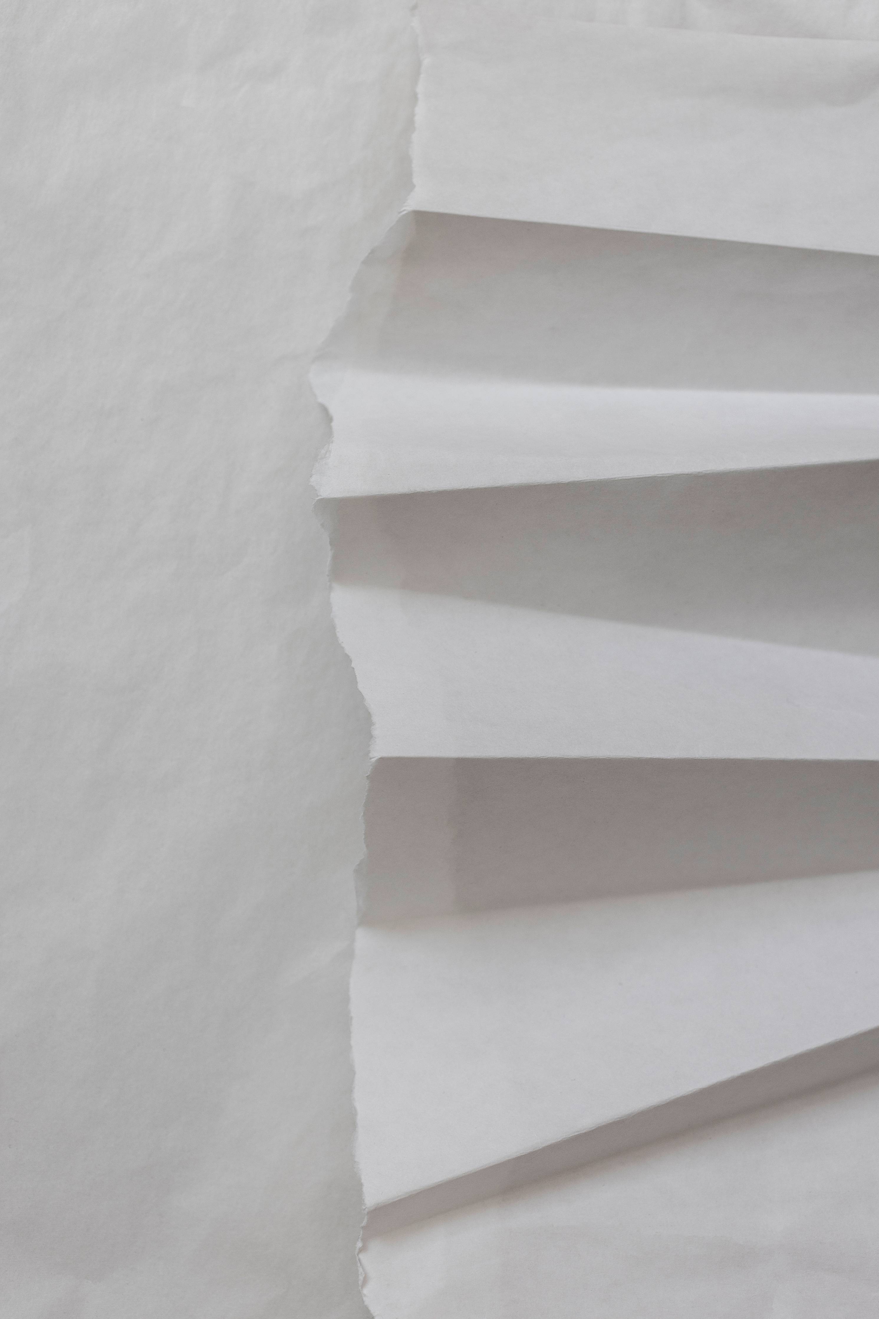 Wandverkleidung Wohnzimmer-Minimalistisches weißes Wanddesign