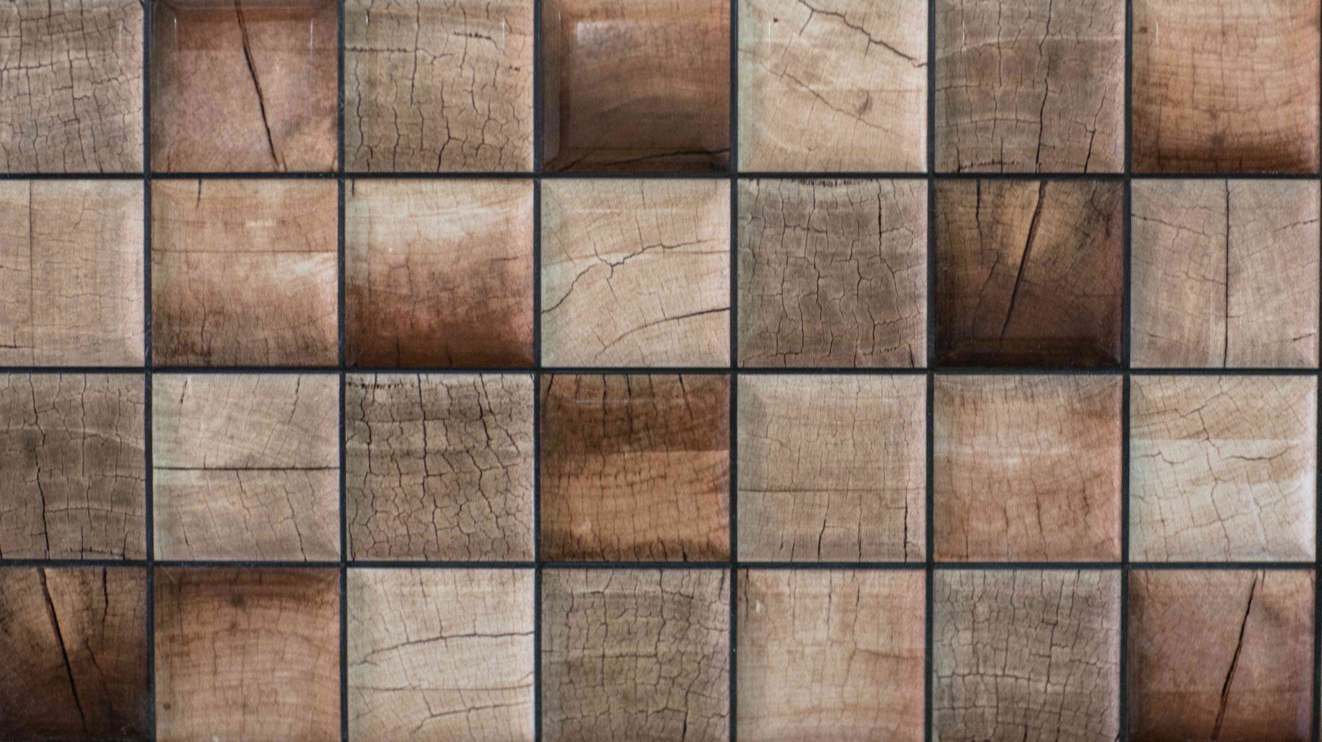 Wandverkleidung Wohnzimmer-Rustikale Holzfliesen mit natürlichen Maserungen