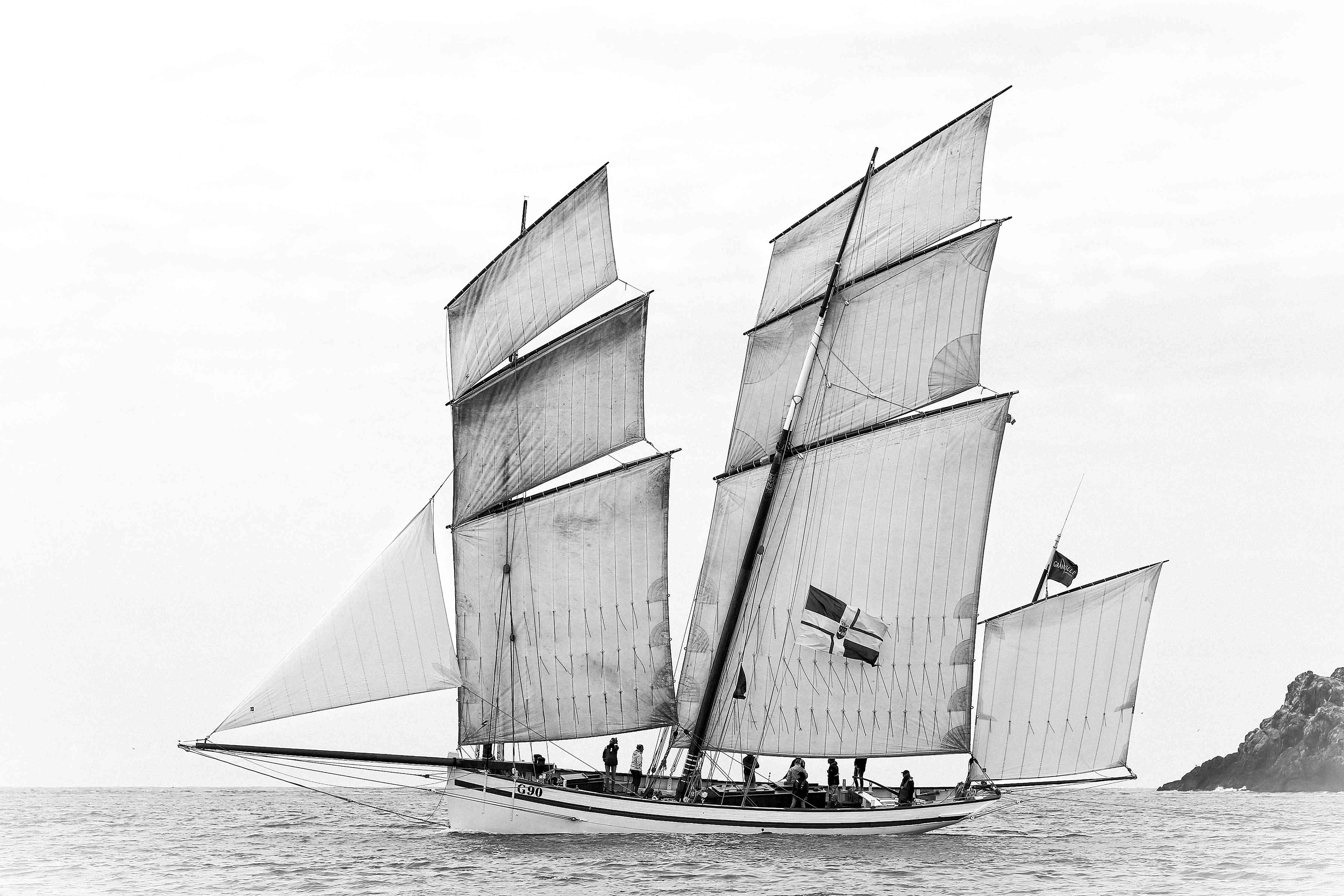 Wandverkleidung Wohnzimmer-Segelboot auf dem Meer
