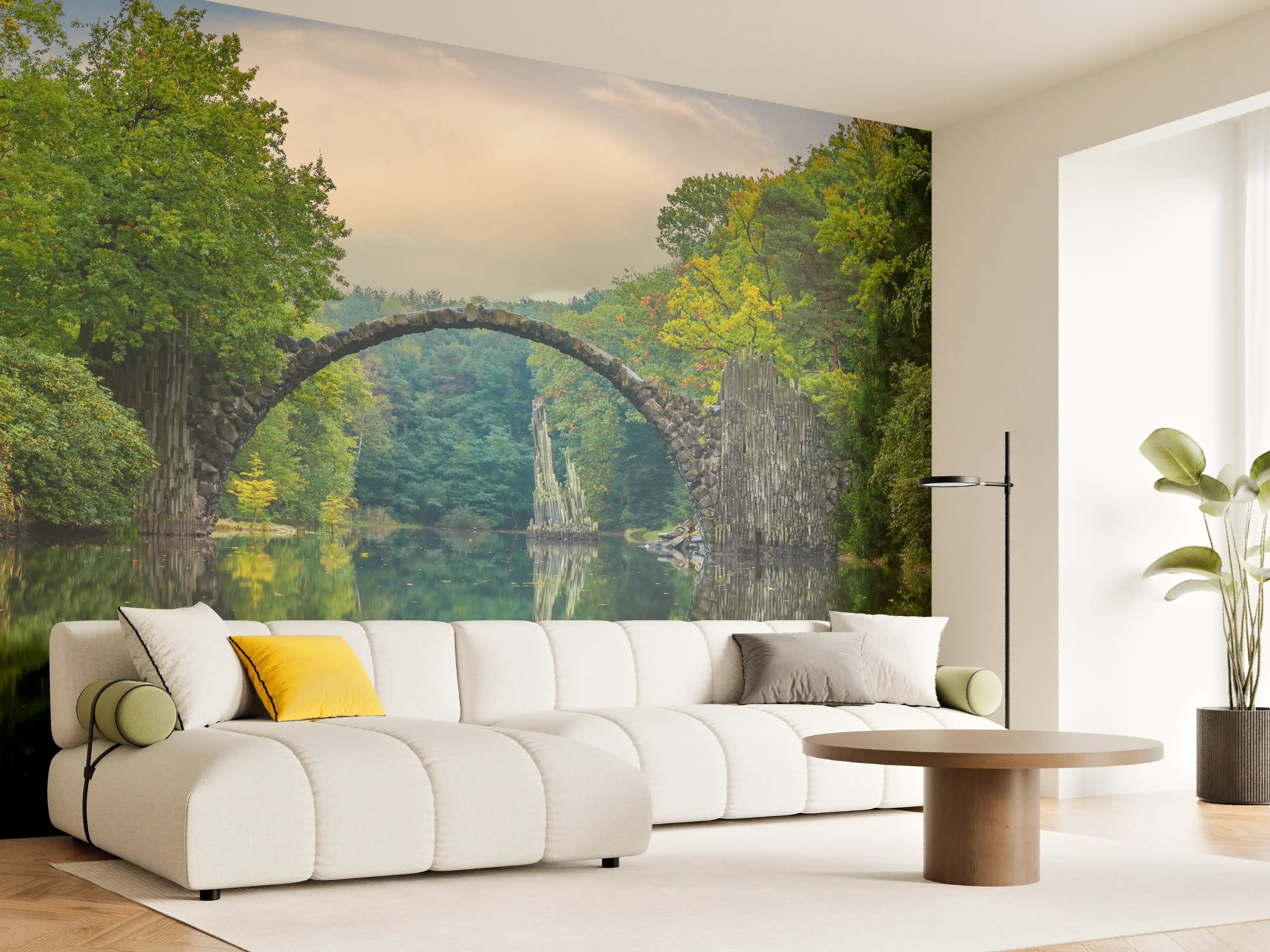 Wandverkleidung Wohnzimmer - Steinbrücke über Fluss im Wald