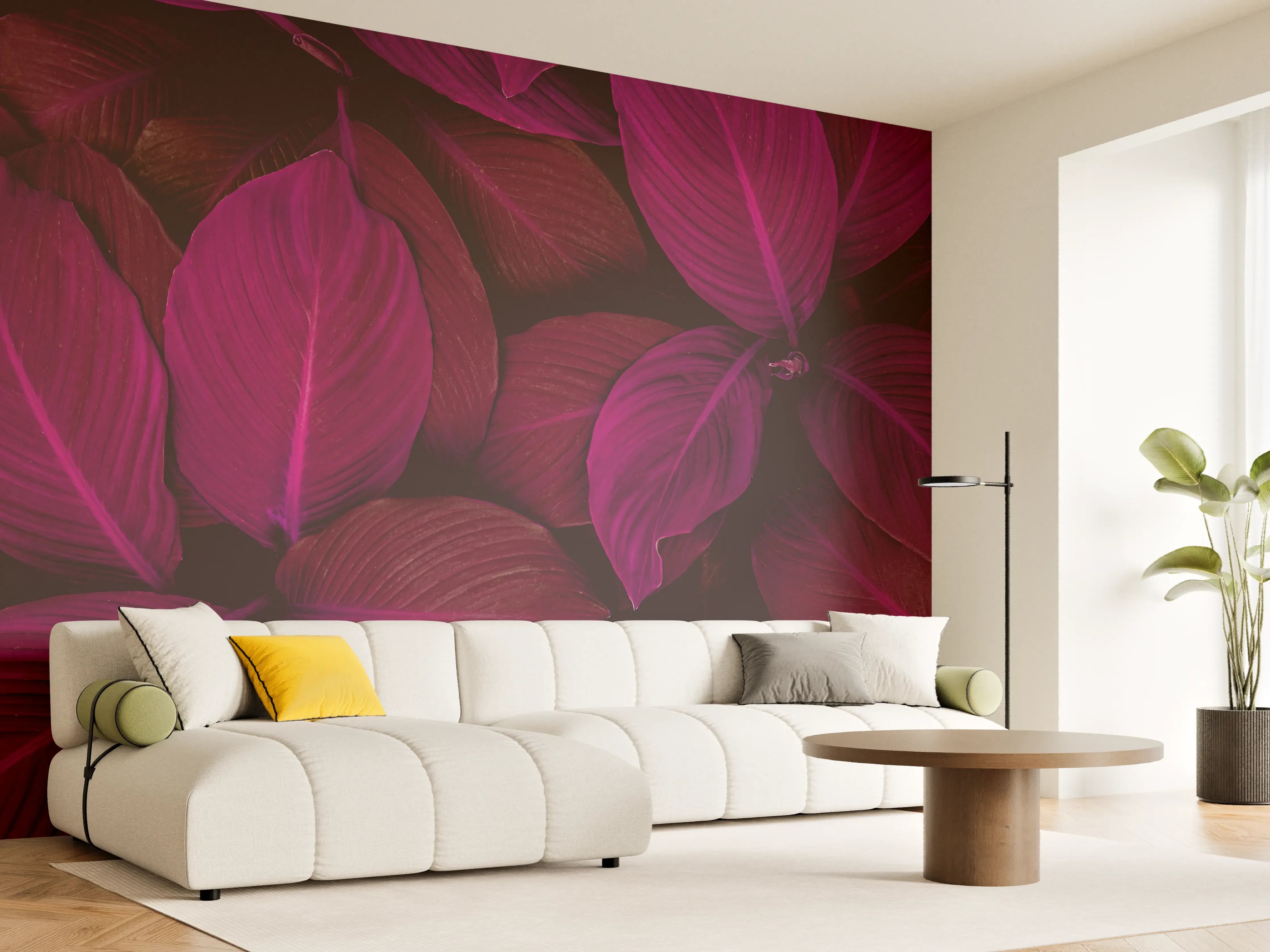 Wandverkleidung Wohnzimmer - Violette Blumenblätter in dunklem Hintergrund