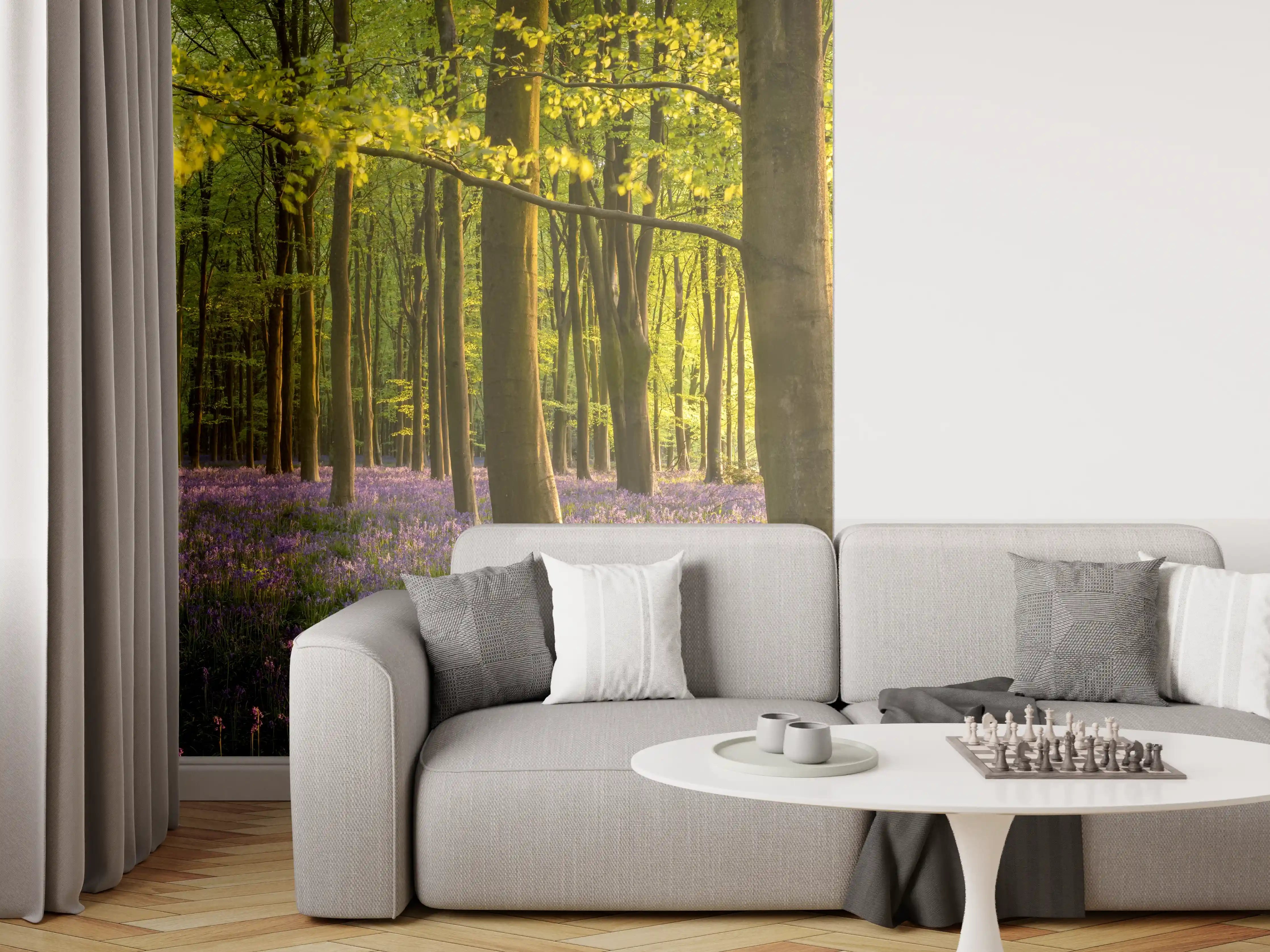 Wandverkleidung Wohnzimmer - Wald im Frühling mit blühendem Flieder