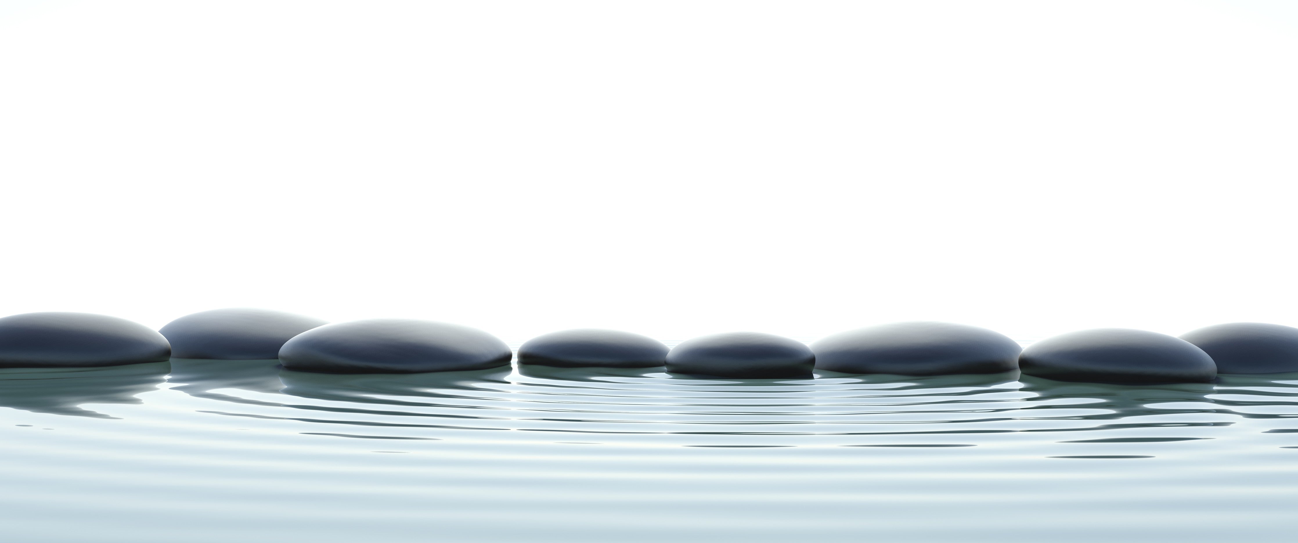 Wandverkleidung Wohnzimmer-Zen Steine am Wasser