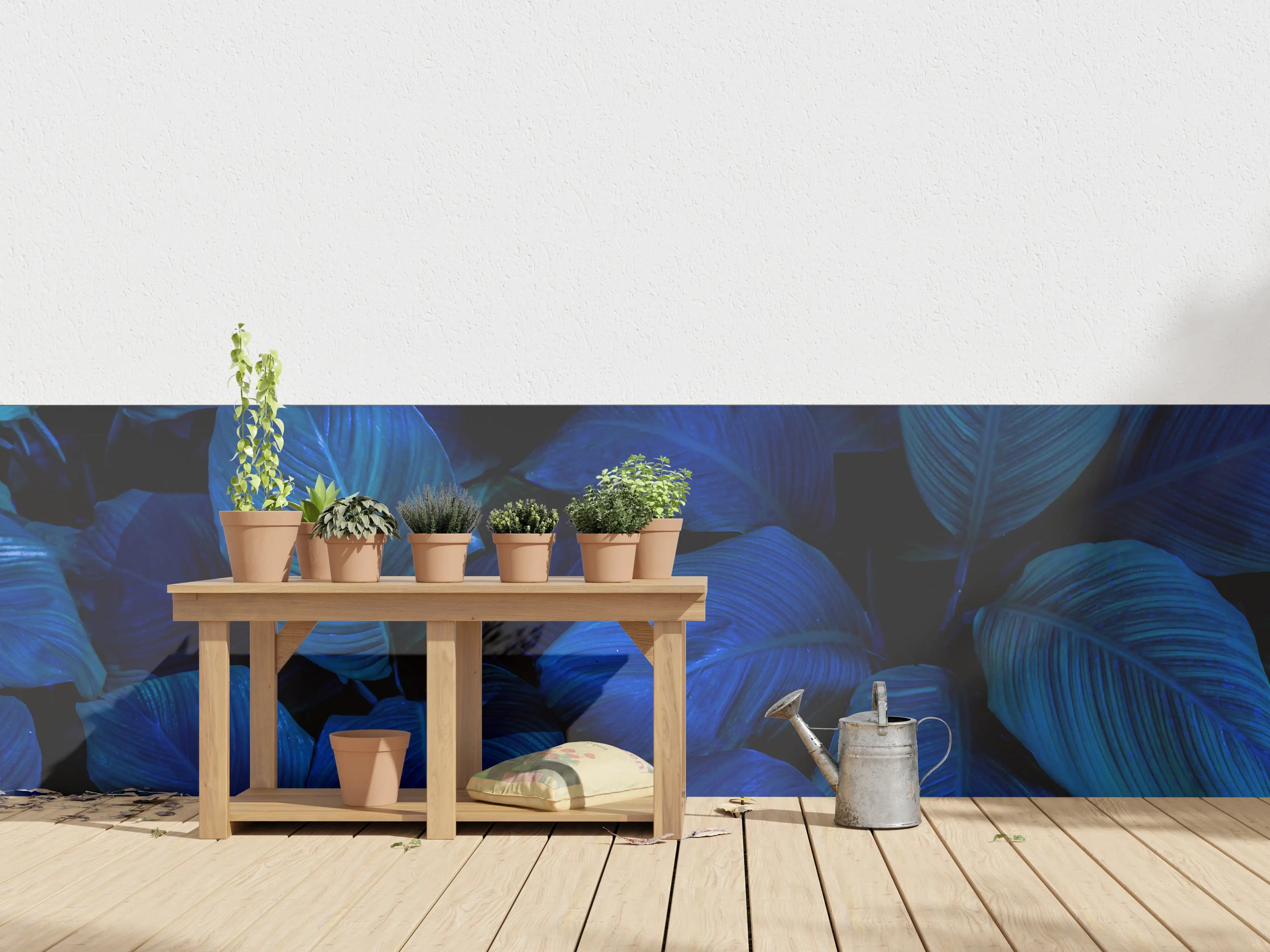Wandverkleidung außen - Bläuliche Blätter auf dunklem Hintergrund