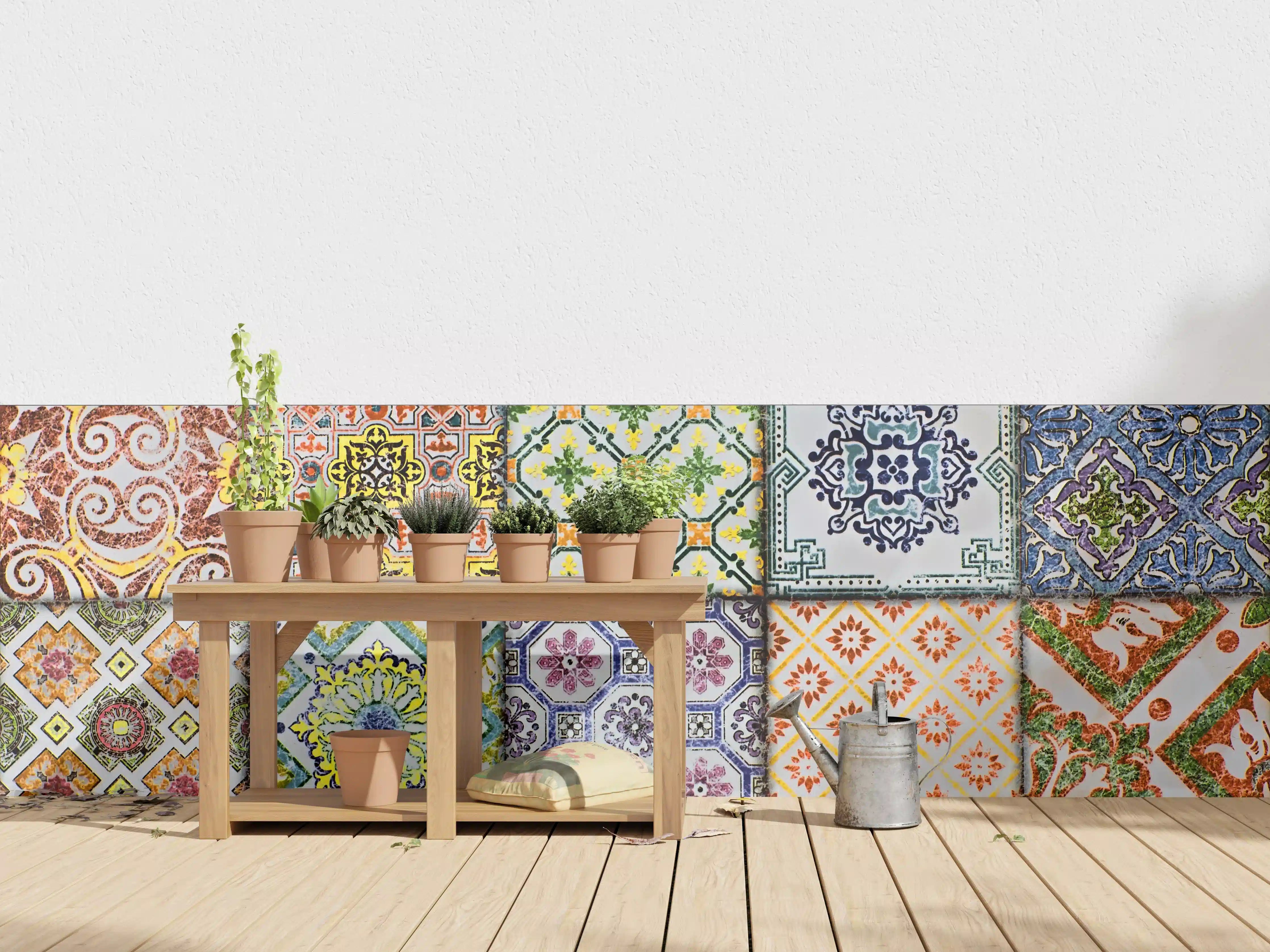 Wandverkleidung außen - Bunte Fliesenmuster in traditionellem Design