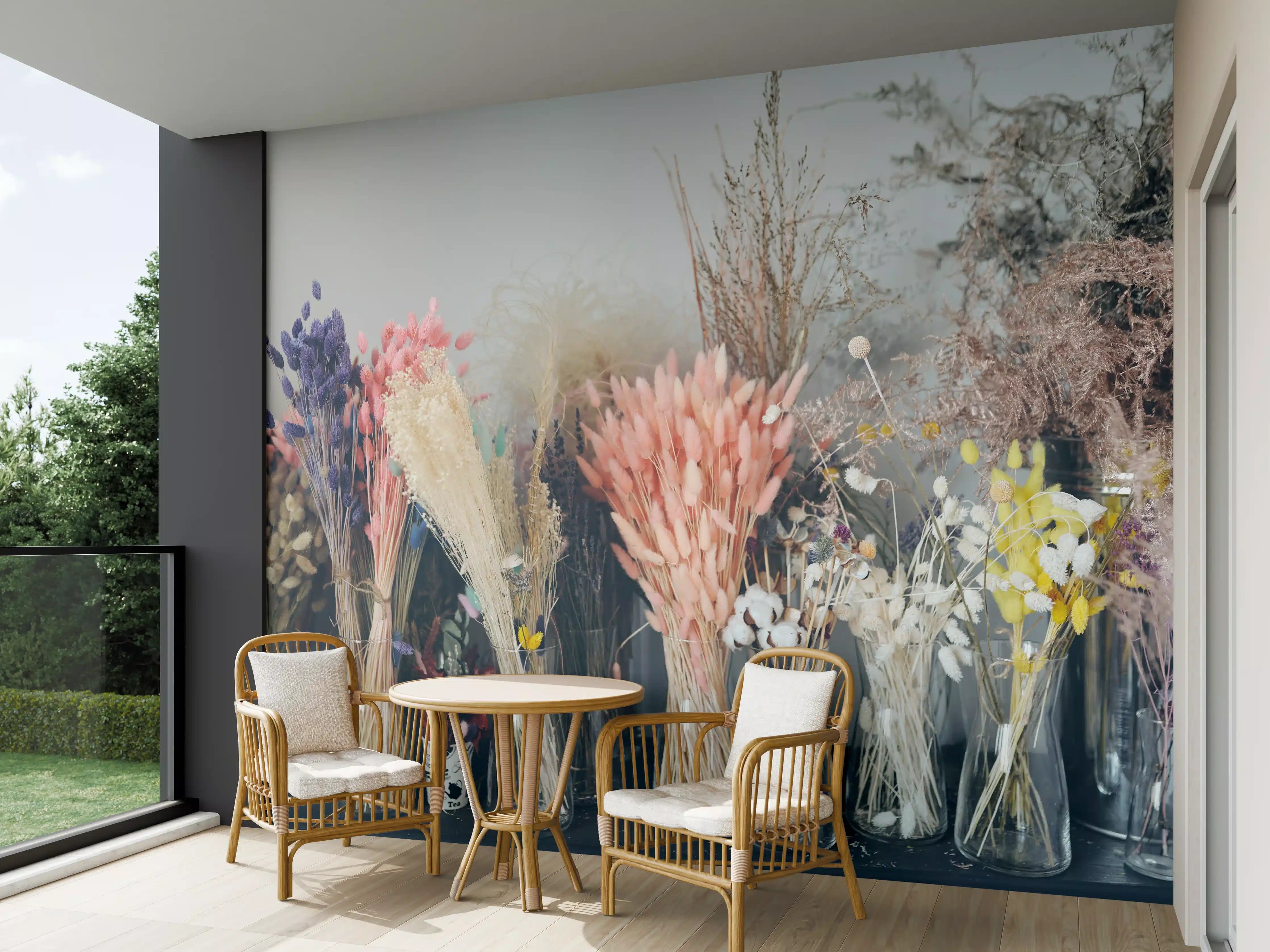 Wandverkleidung außen - Bunte Trockenblumen im Regal