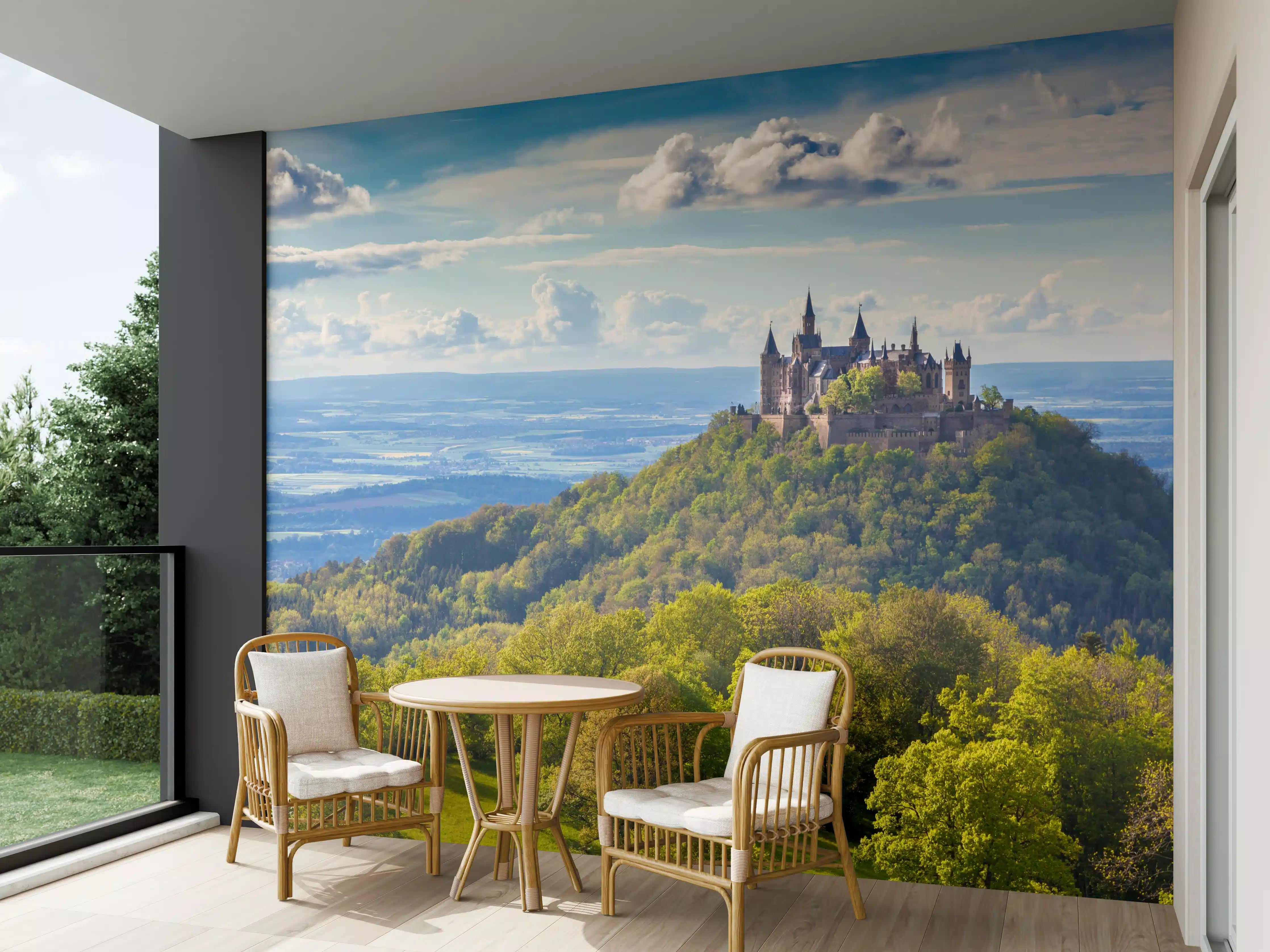 Wandverkleidung außen - Burg Hohenzollern mit gelblichen Wald
