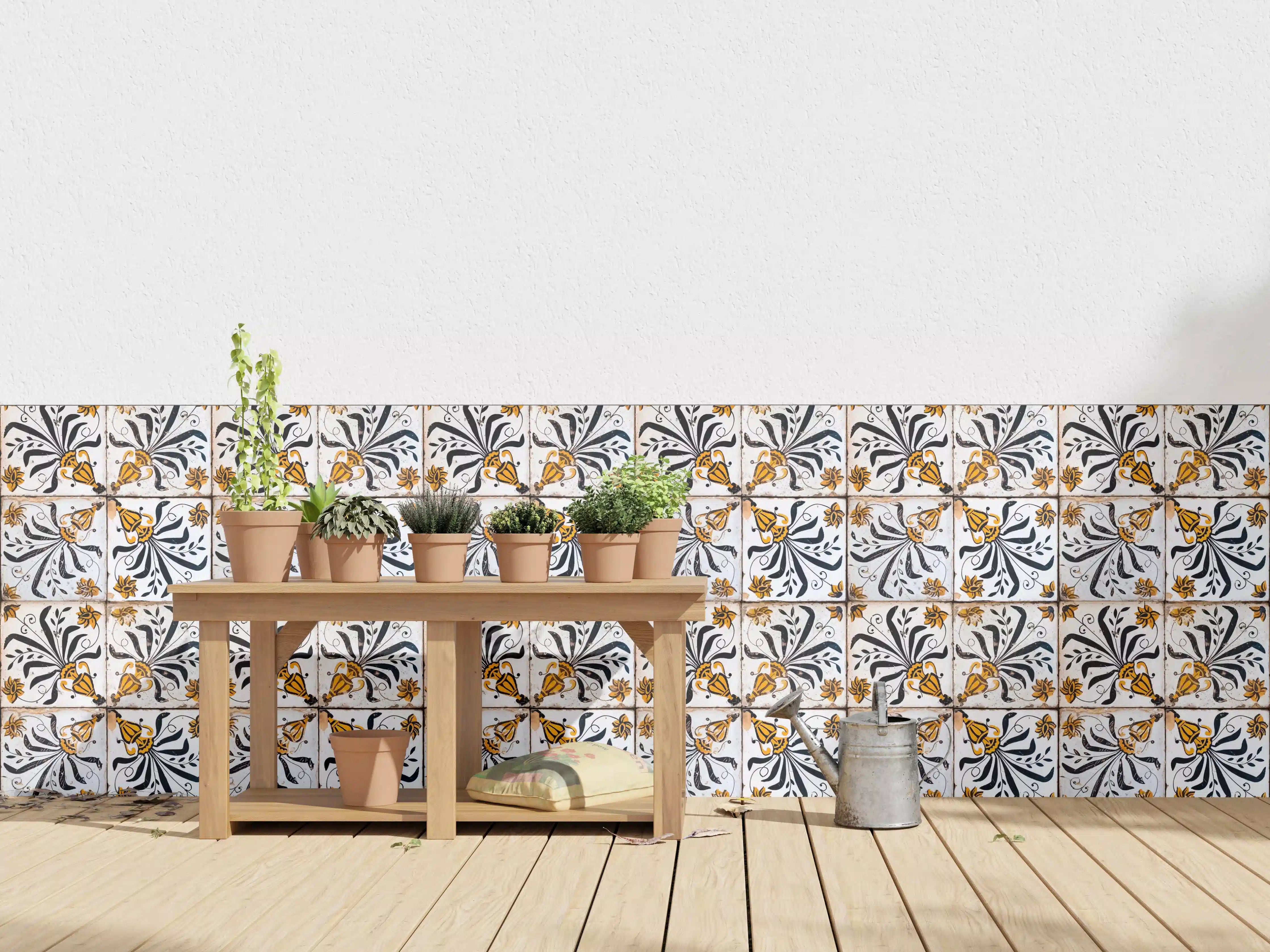 Wandverkleidung außen - Elegante, gold- und blauschwarz verzierte Fliesen mit floralem Muster