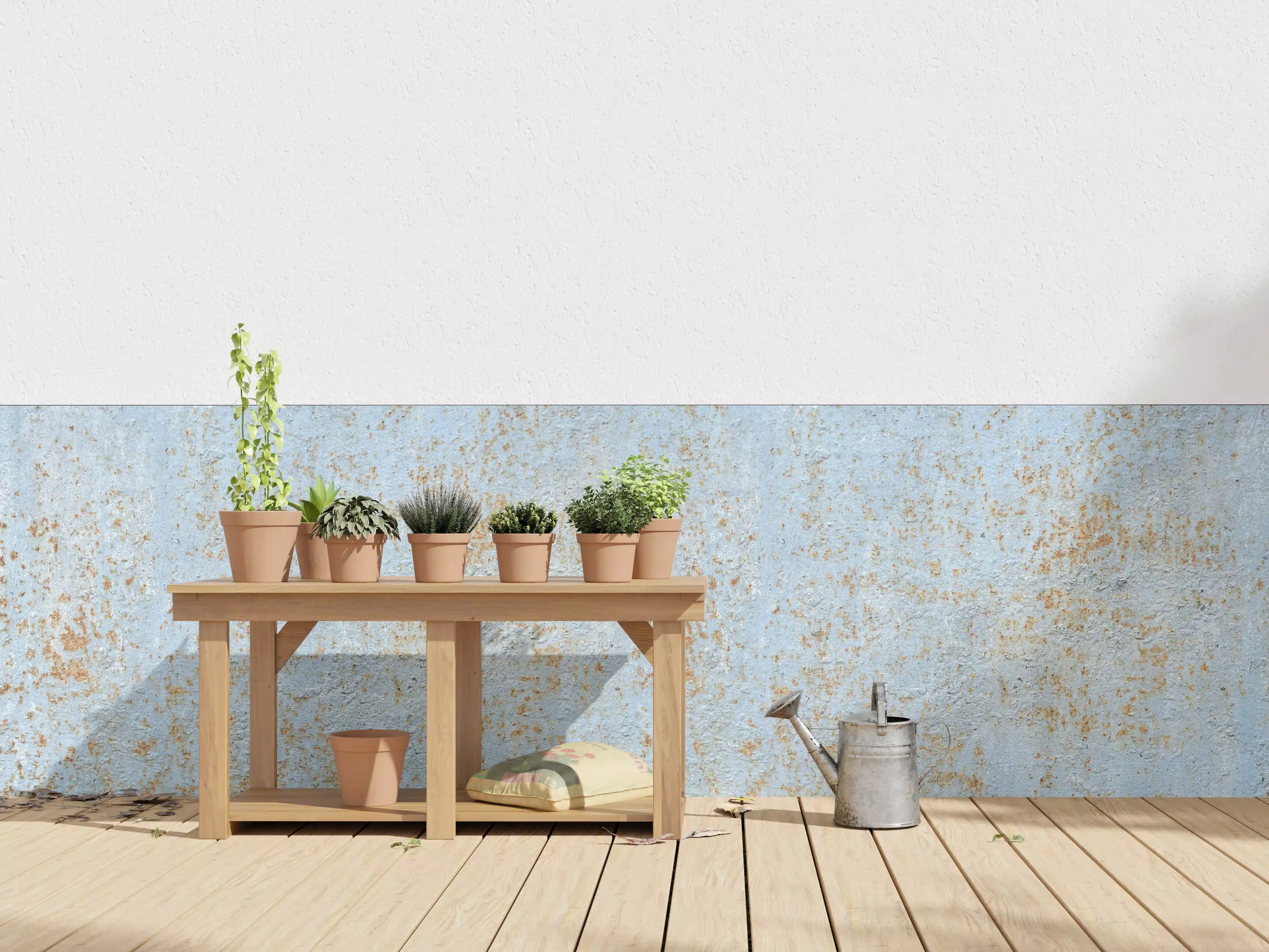 Wandverkleidung außen - Farbflocken auf rostigem Metallblech