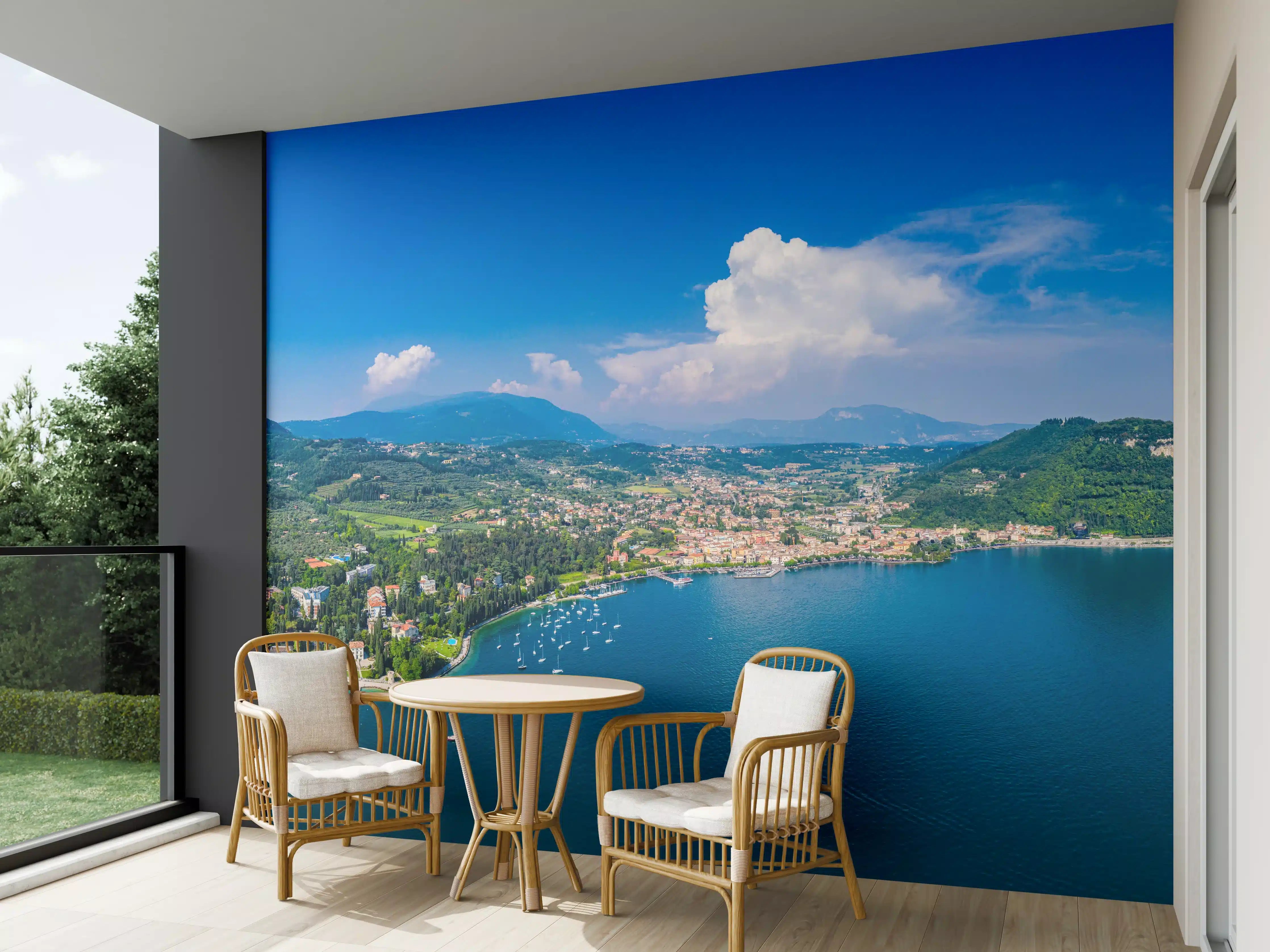Wandverkleidung außen - Landschaft am See mit Bergen und Himmel