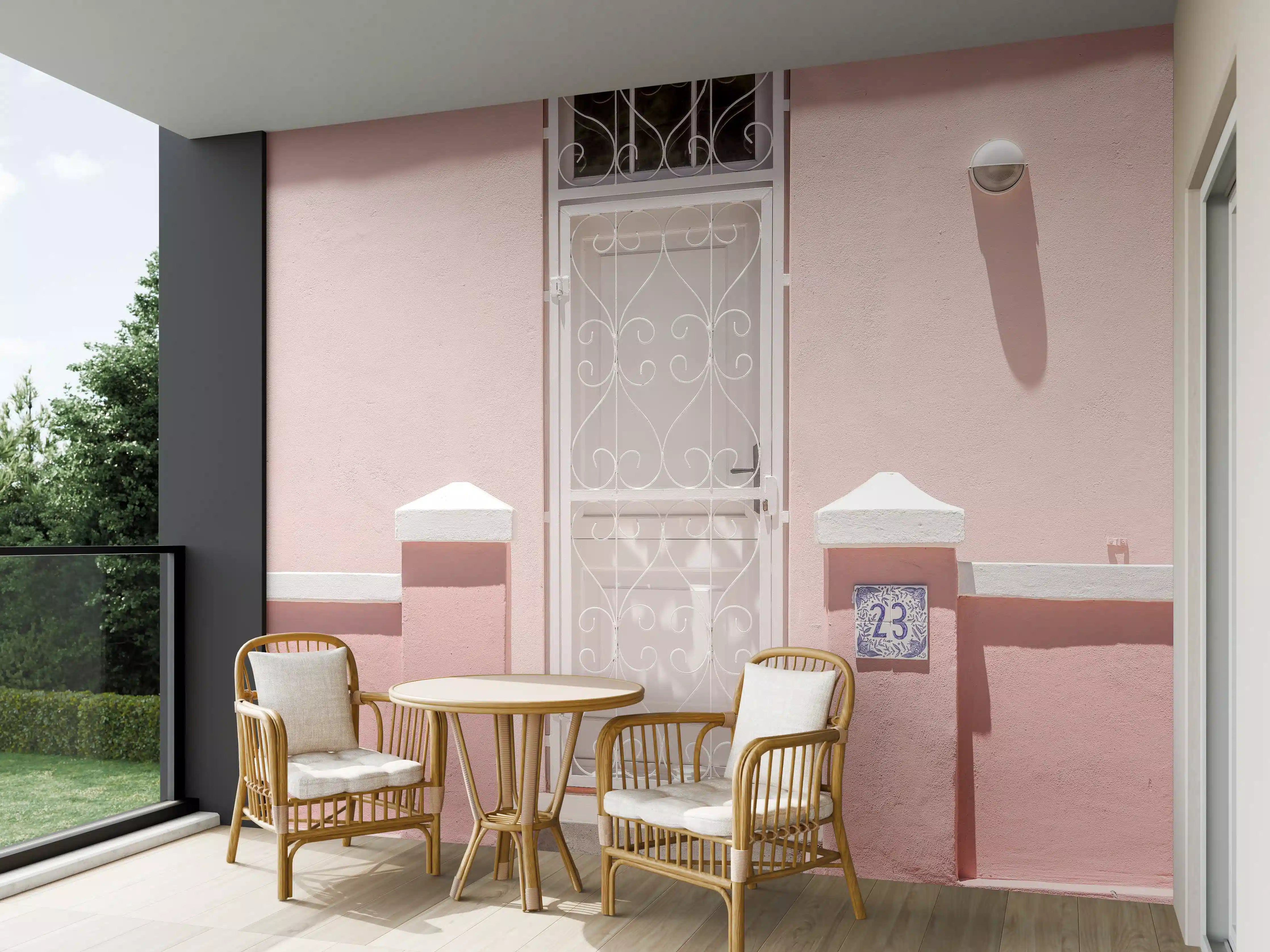 Wandverkleidung außen - Pastellrosa Eingangstür