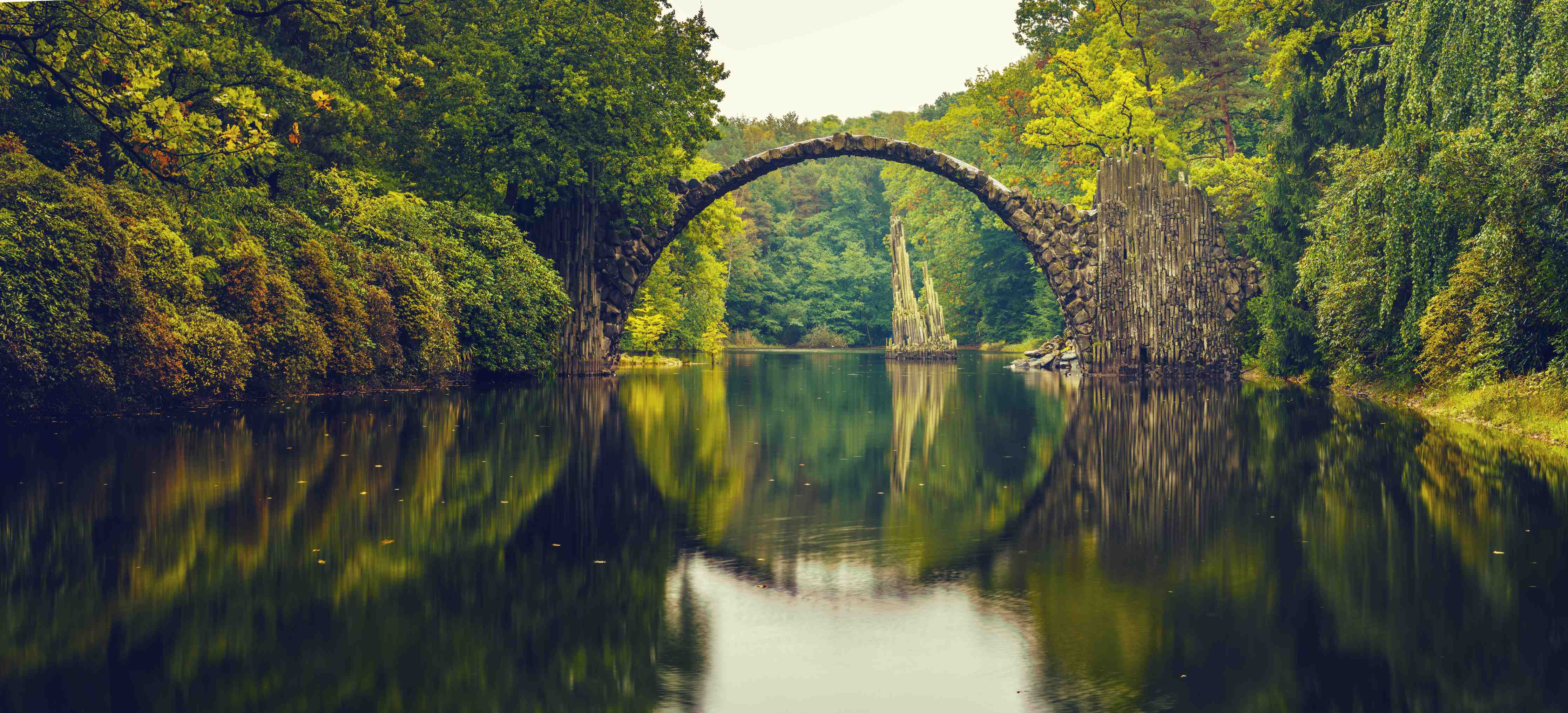 Wandverkleidung außen-Rakotz bridge in Kromlau