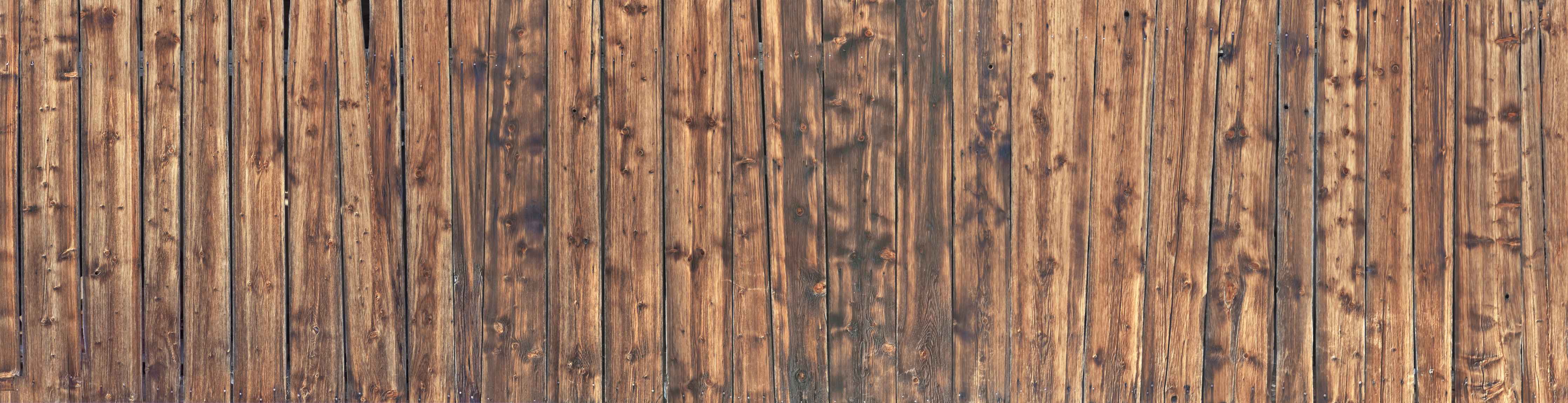 Wandverkleidung außen-Schöne verwitterte Hüttenwand