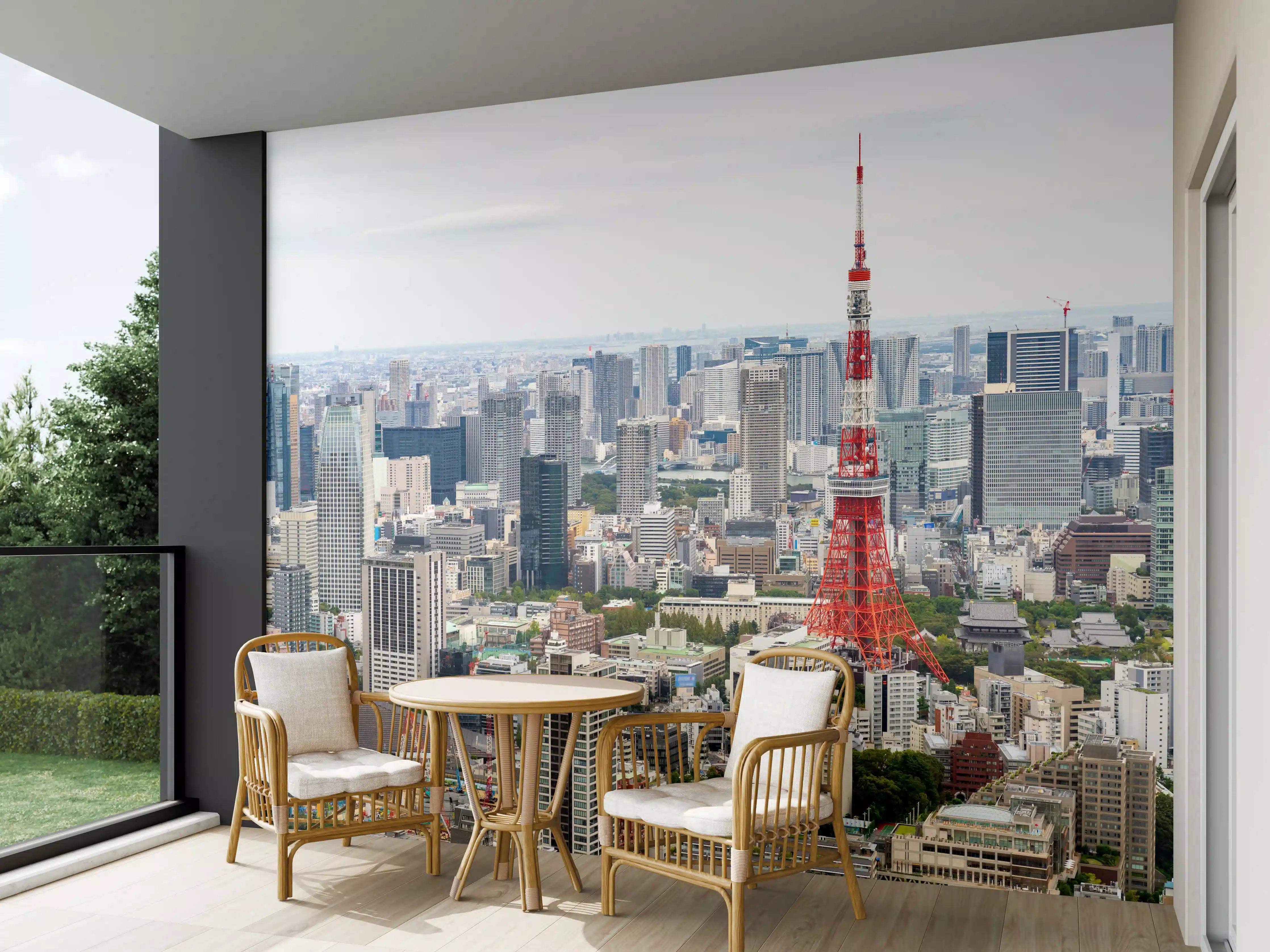 Wandverkleidung außen - Tokyo Tower im Stadtbild bei bewölktem Himmel
