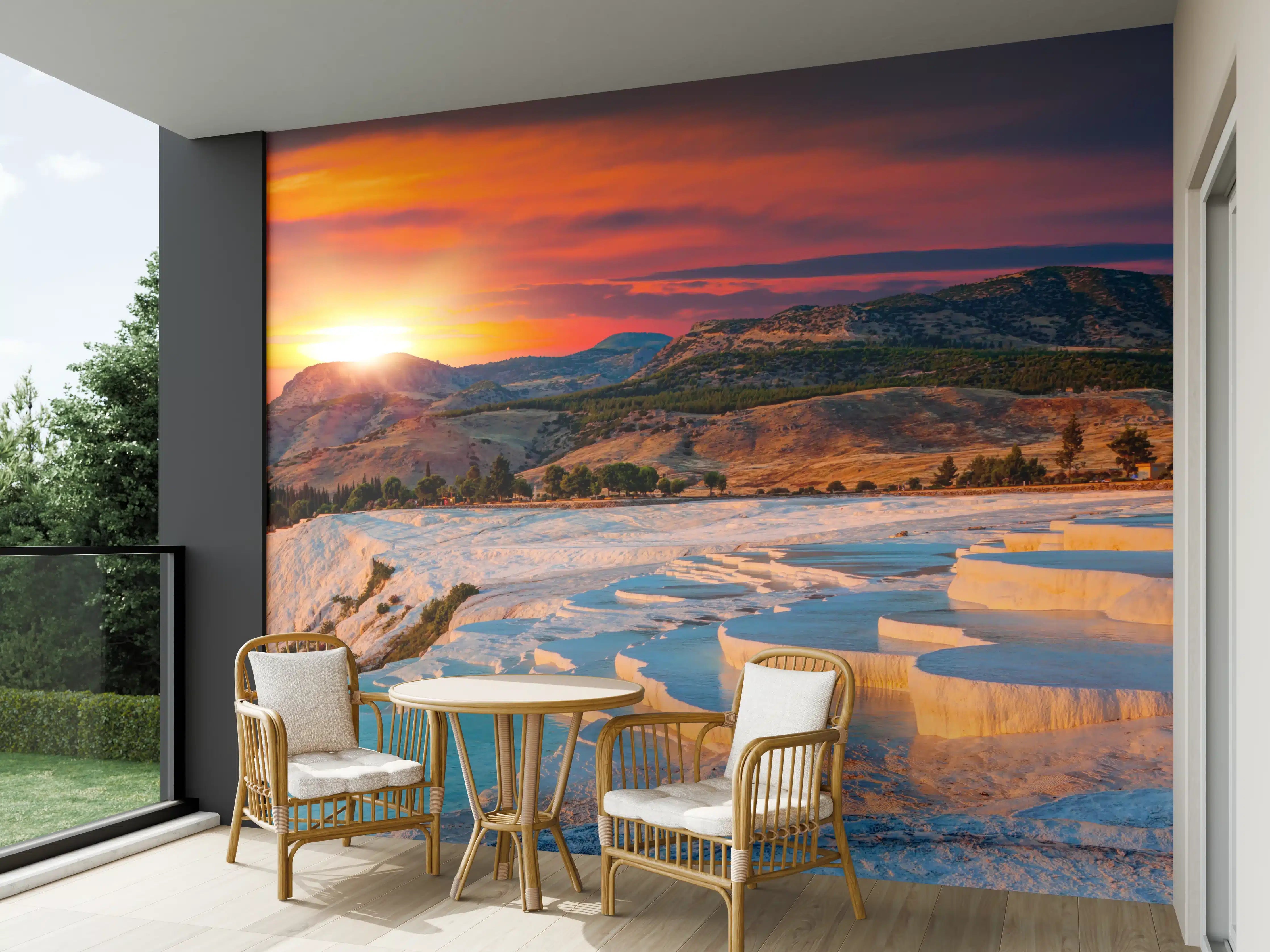 Wandverkleidung außen - Travertinbecken in Pamukkale am Abend