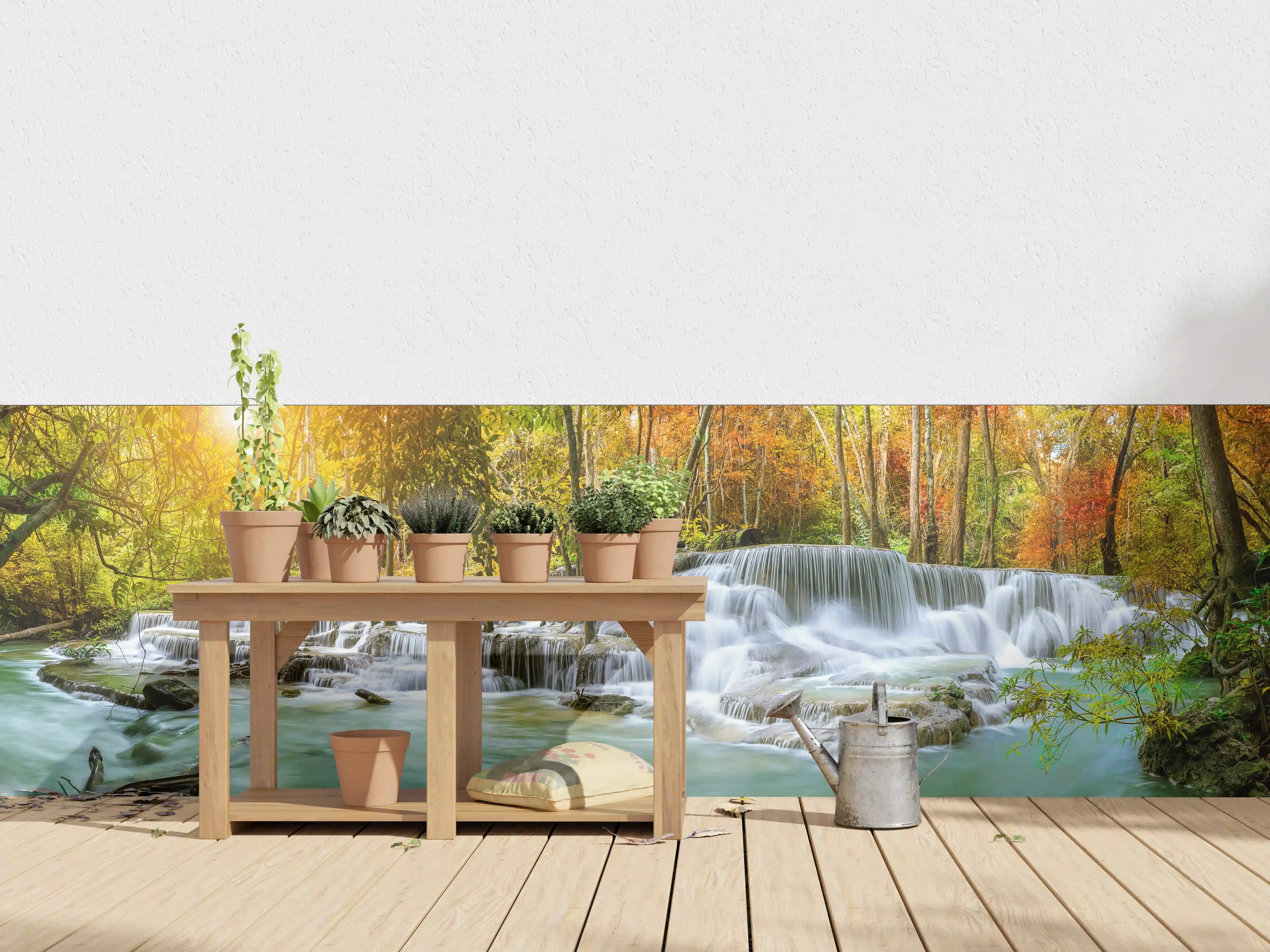 Wandverkleidung außen - Türkis-Grüner Wasserfall im Herbst
