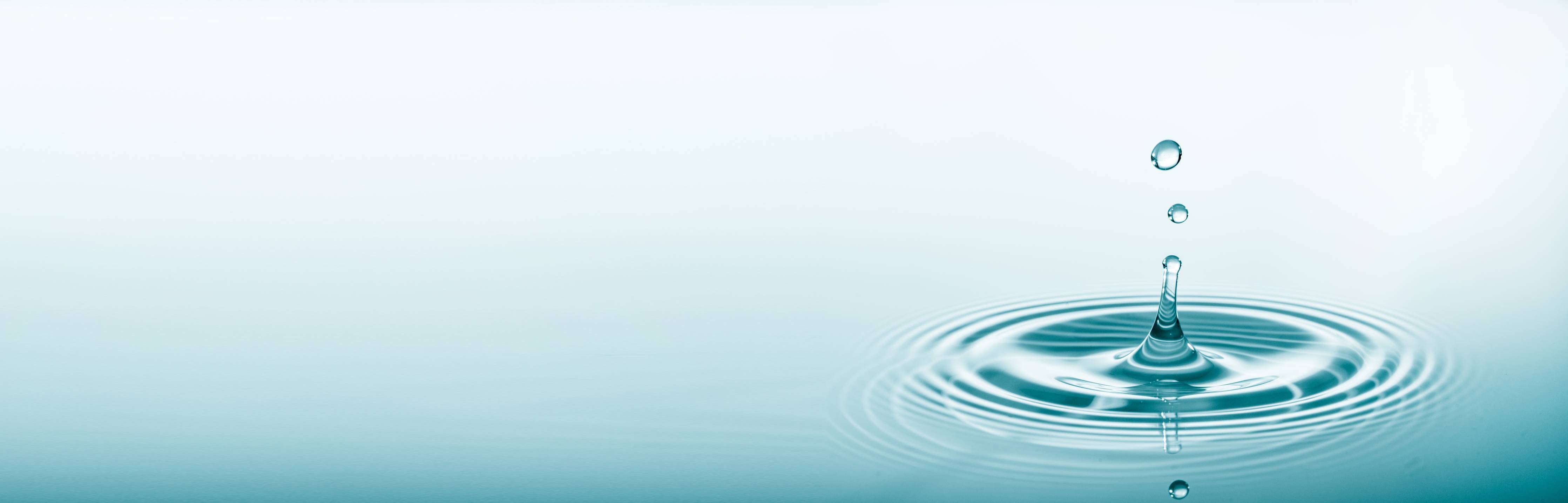Wandverkleidung außen-Türkis-Weißer Wassertropfen